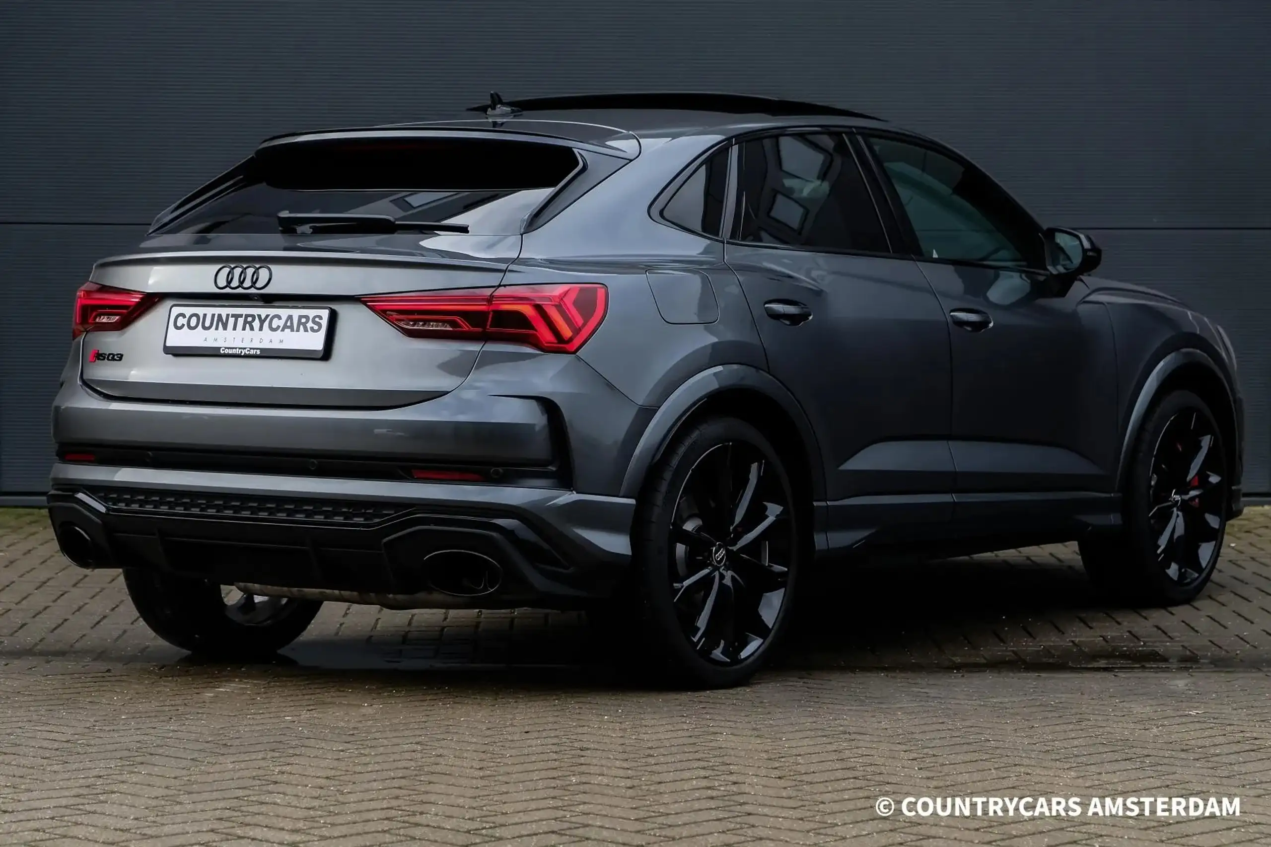 Audi - RS Q3