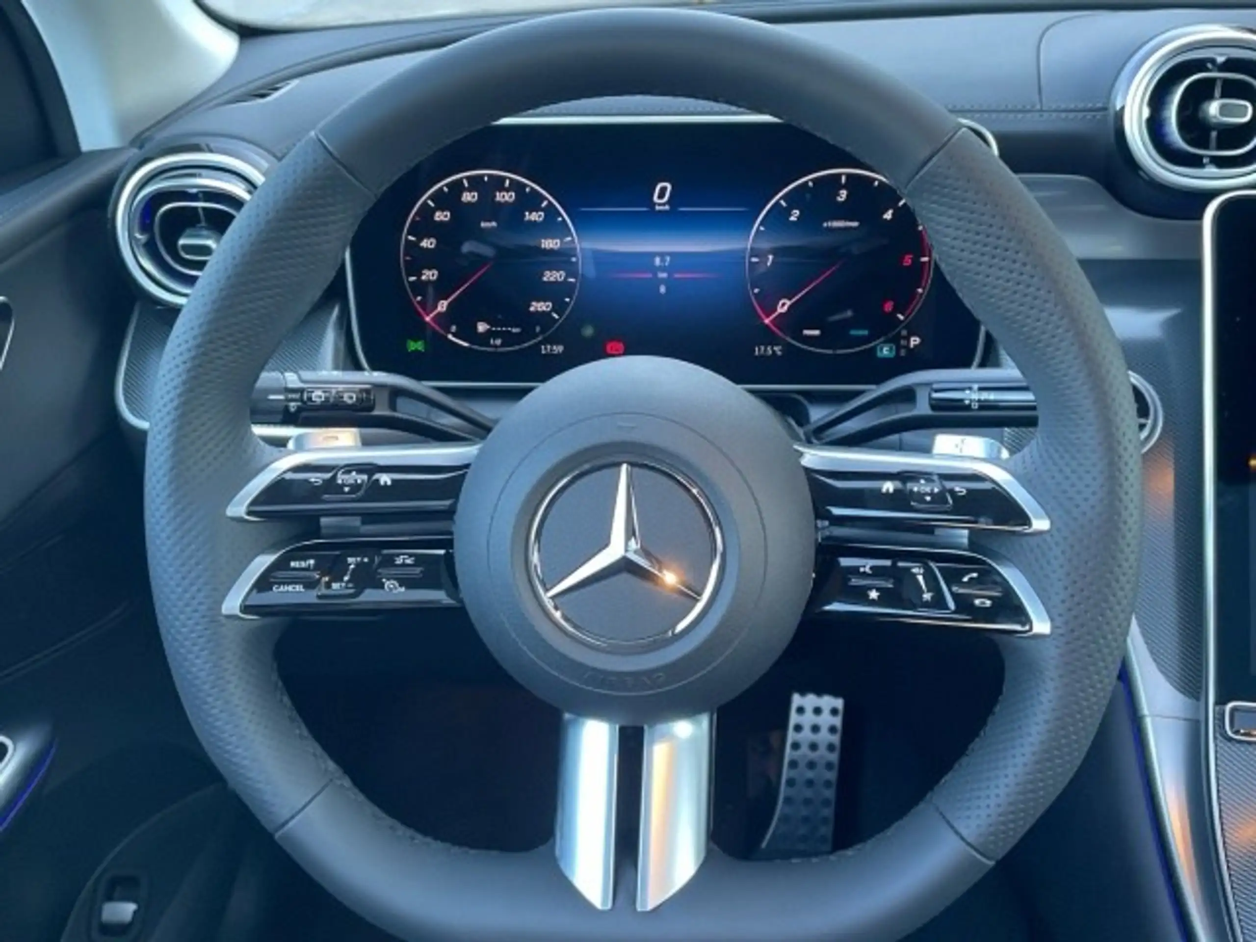 Mercedes-Benz - GLC 220