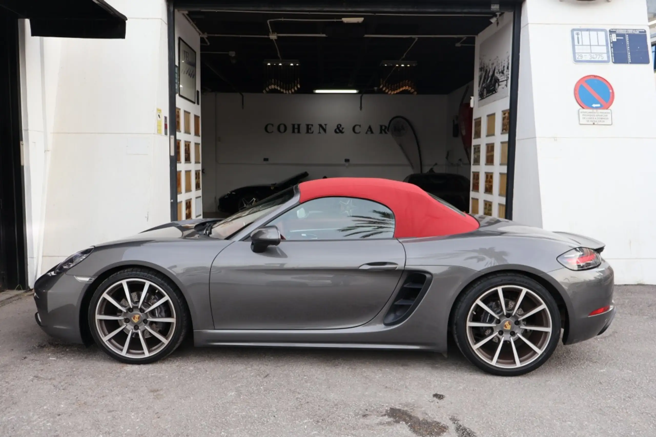 Porsche - Boxster