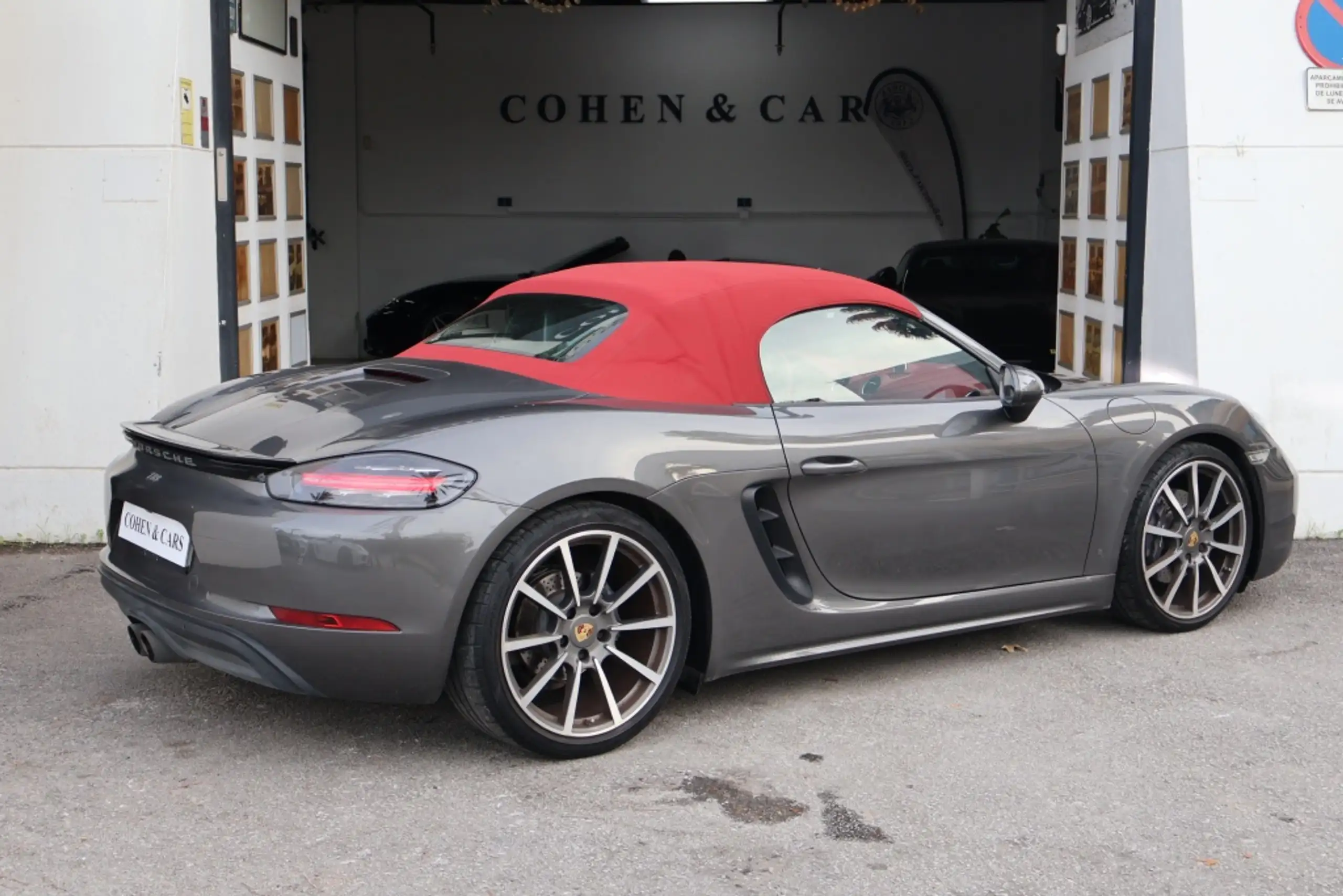 Porsche - Boxster