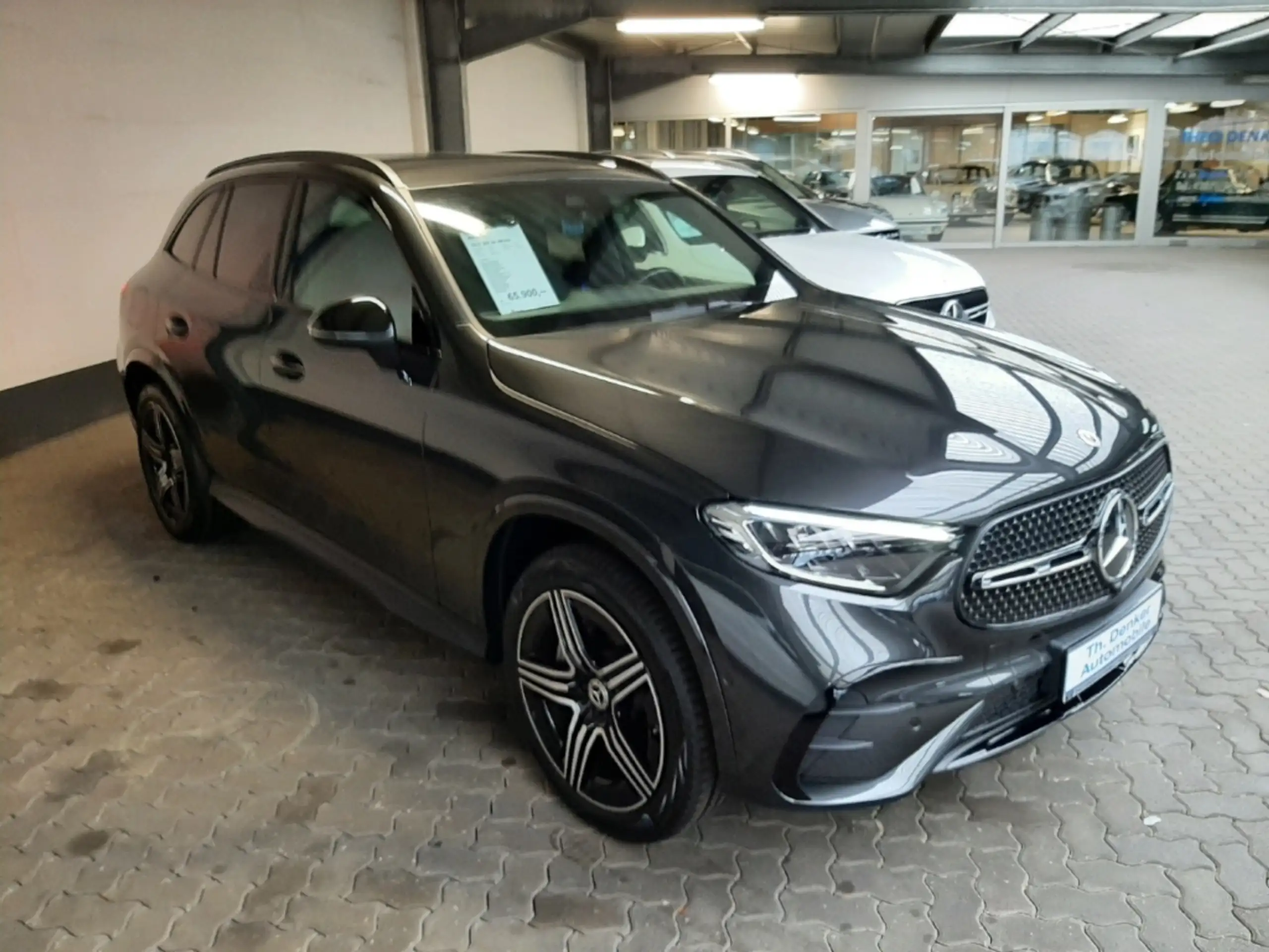 Mercedes-Benz - GLC 300