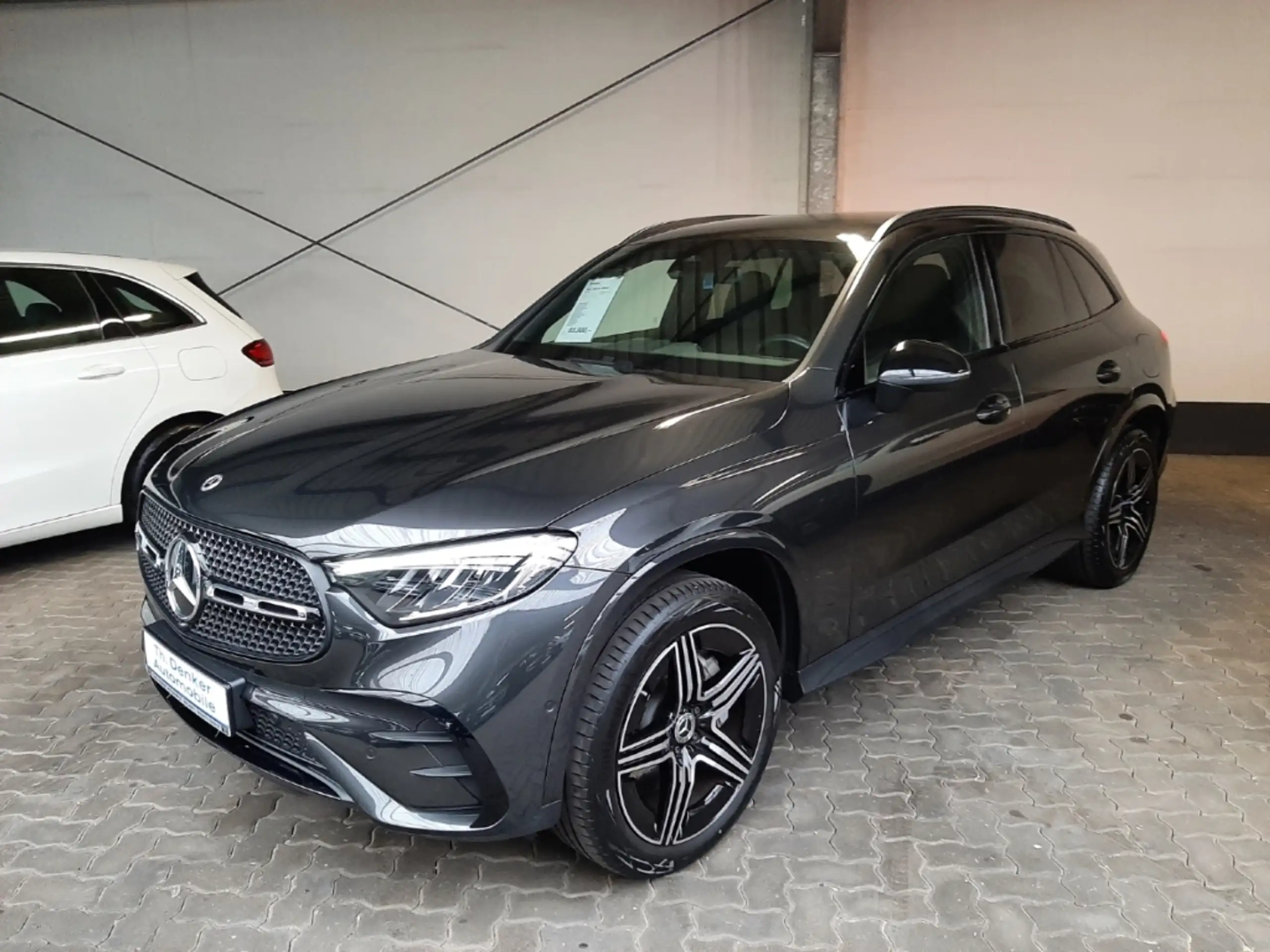 Mercedes-Benz - GLC 300