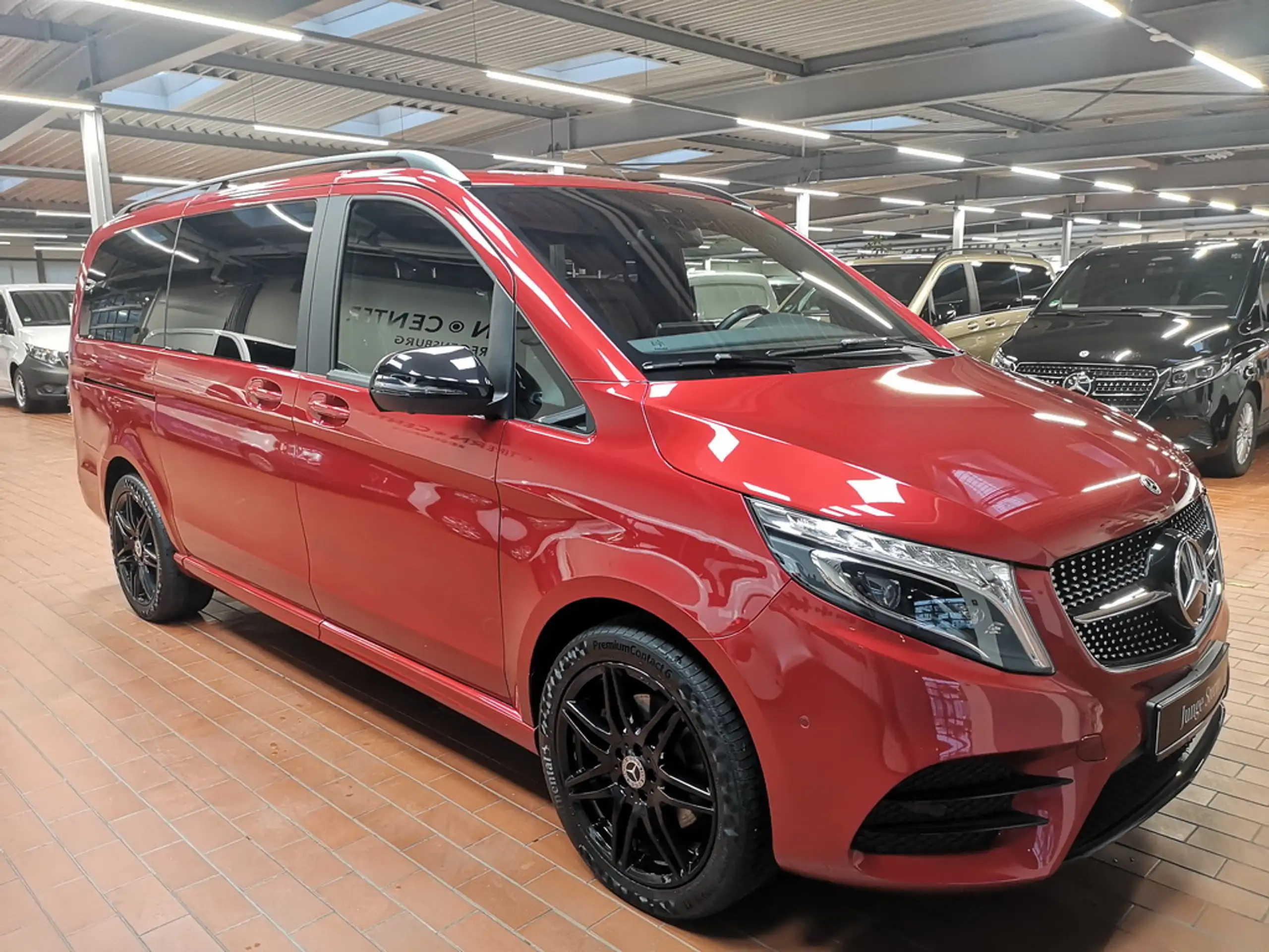 Mercedes-Benz - V 300