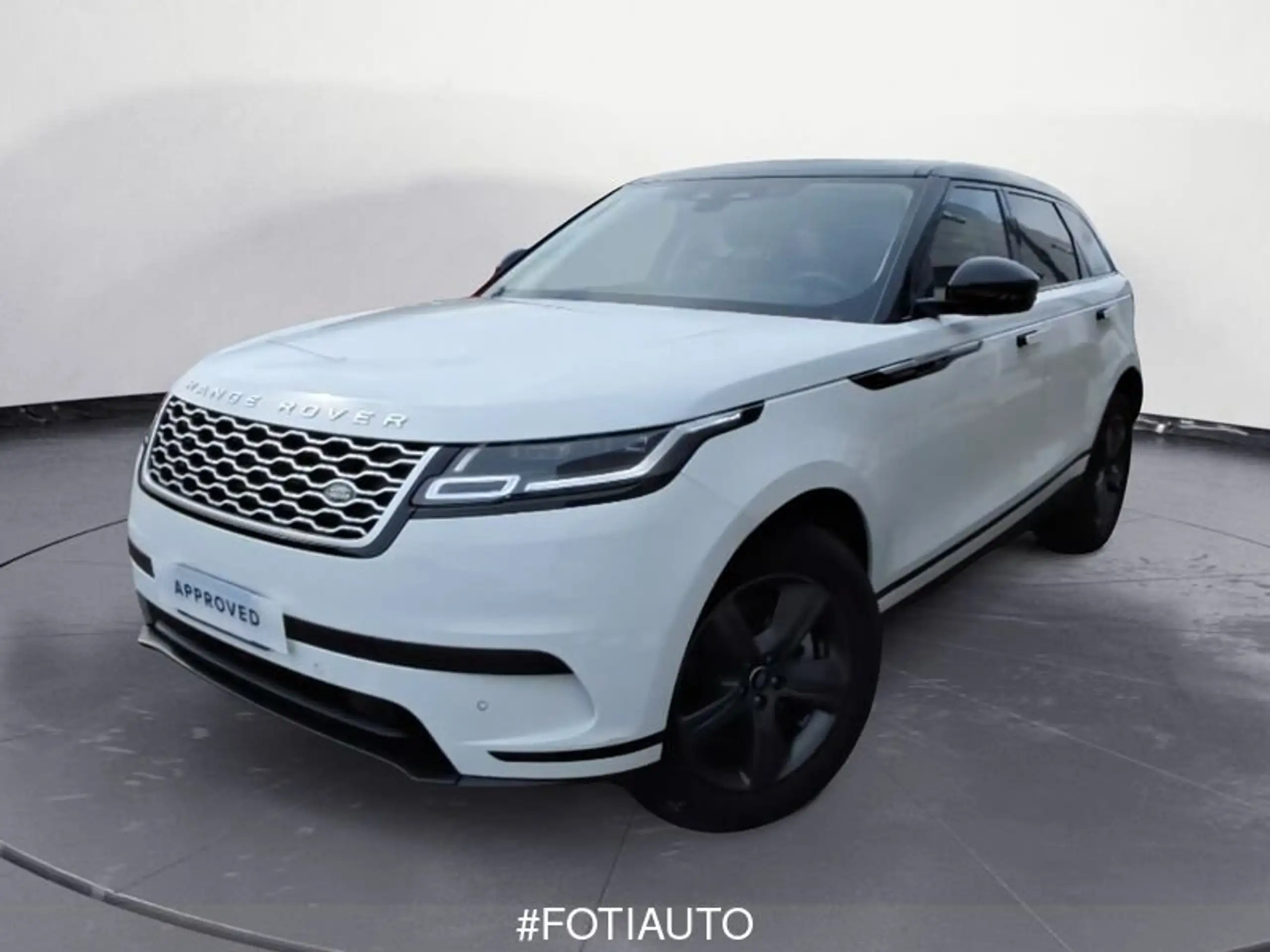 Land Rover - Range Rover Velar