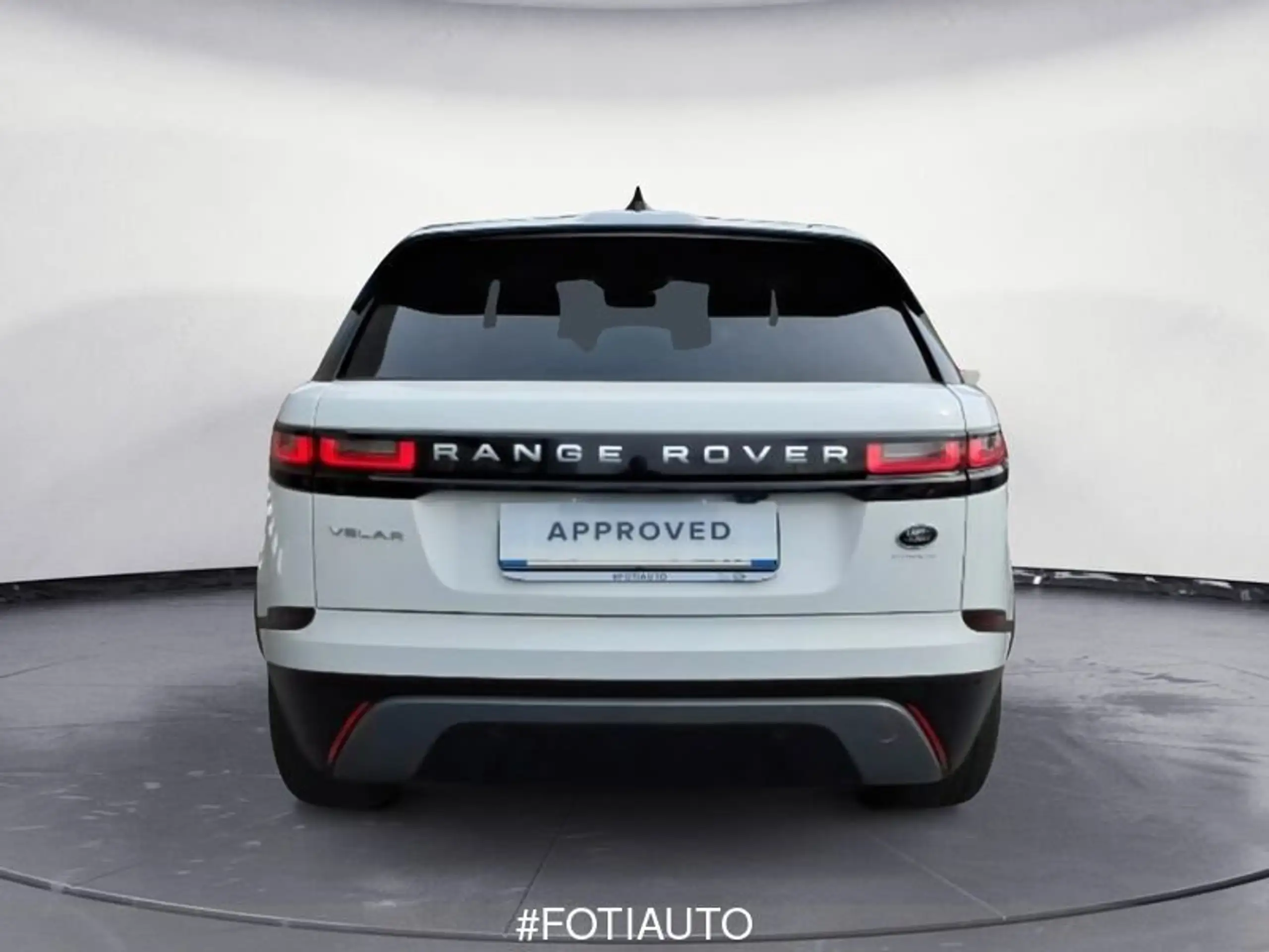 Land Rover - Range Rover Velar