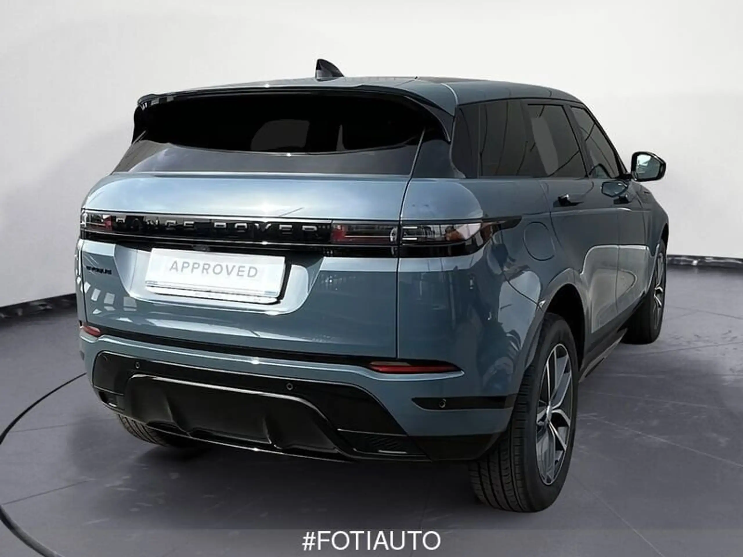 Land Rover - Range Rover Evoque