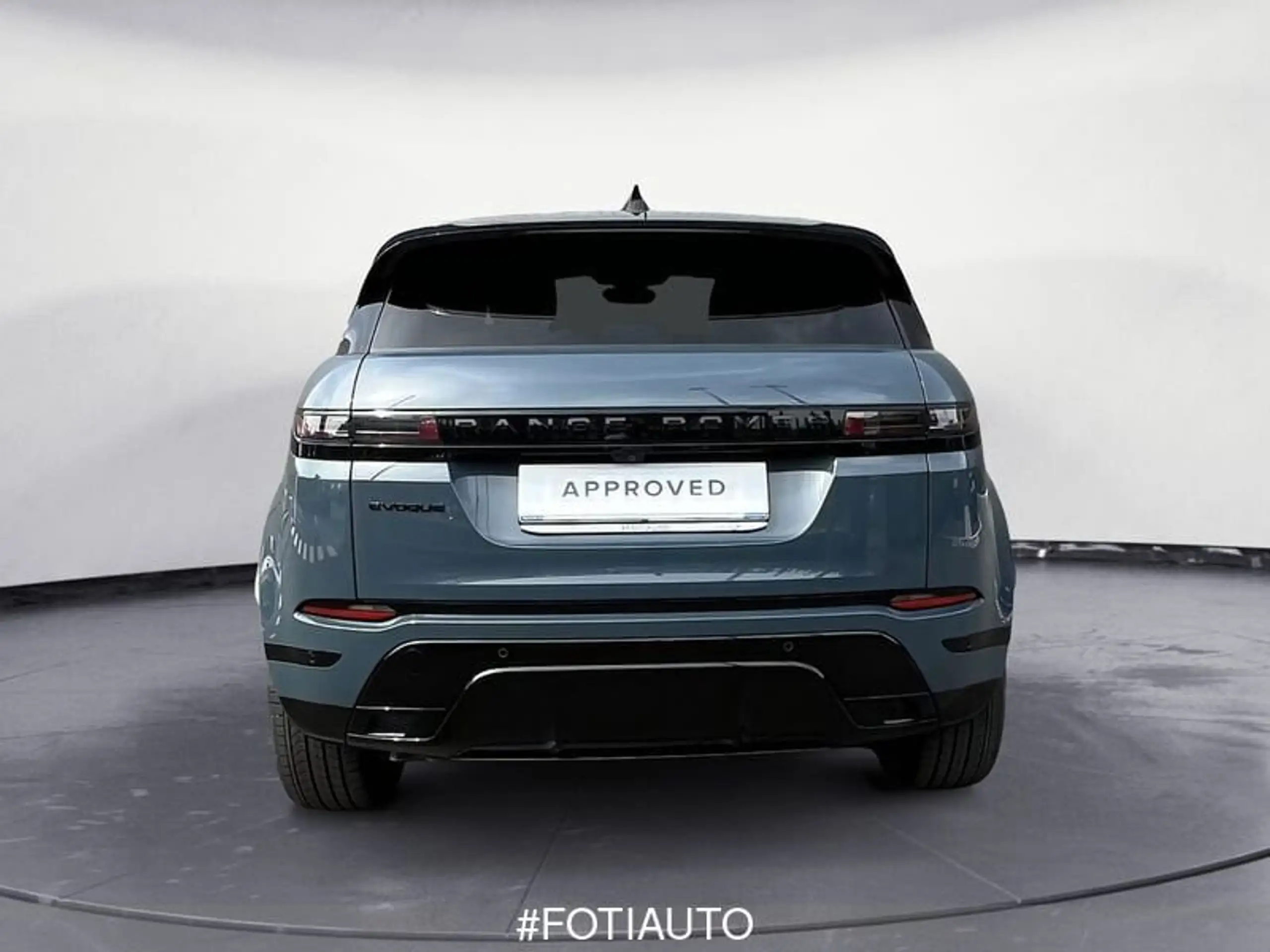 Land Rover - Range Rover Evoque