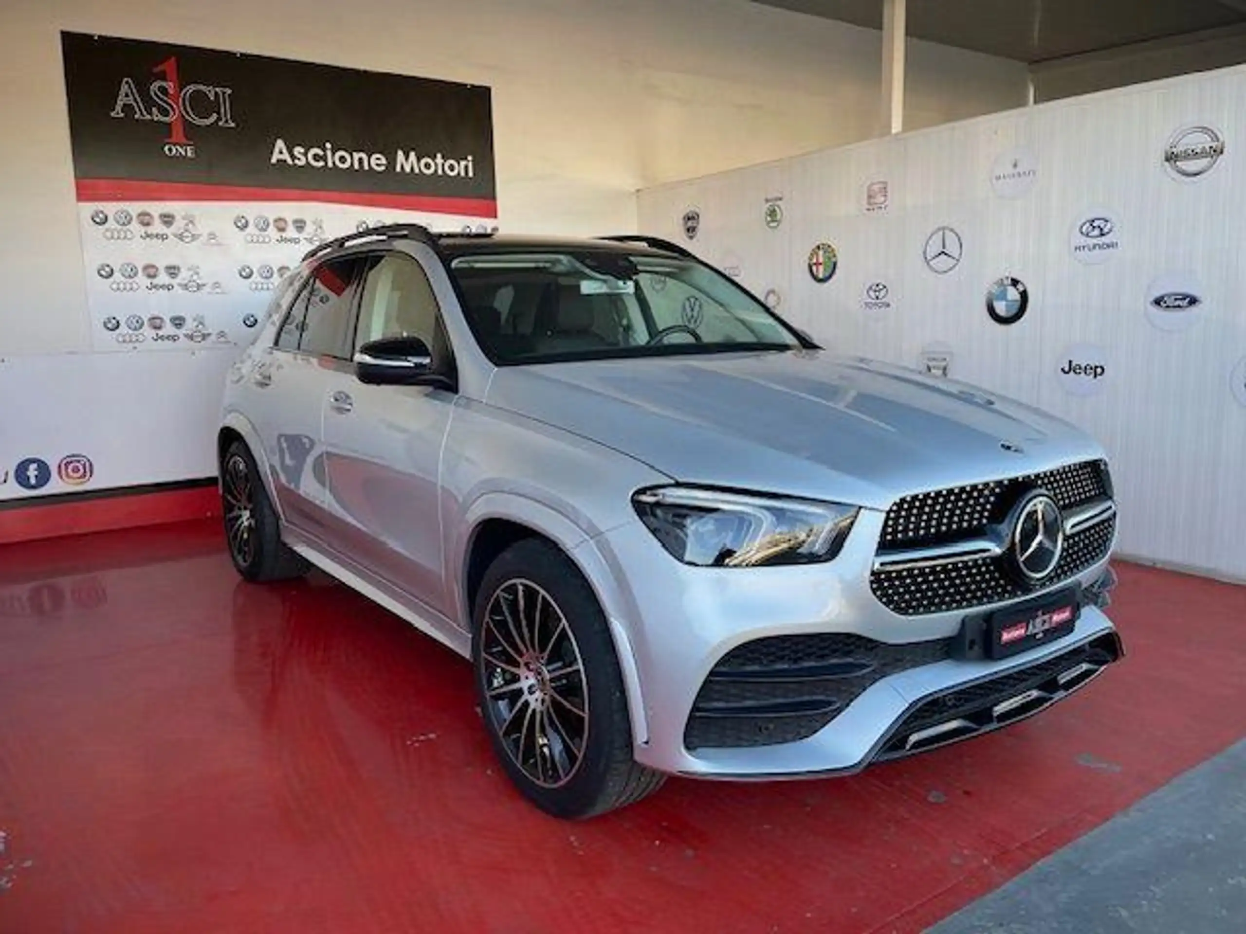 Mercedes-Benz - GLE 300