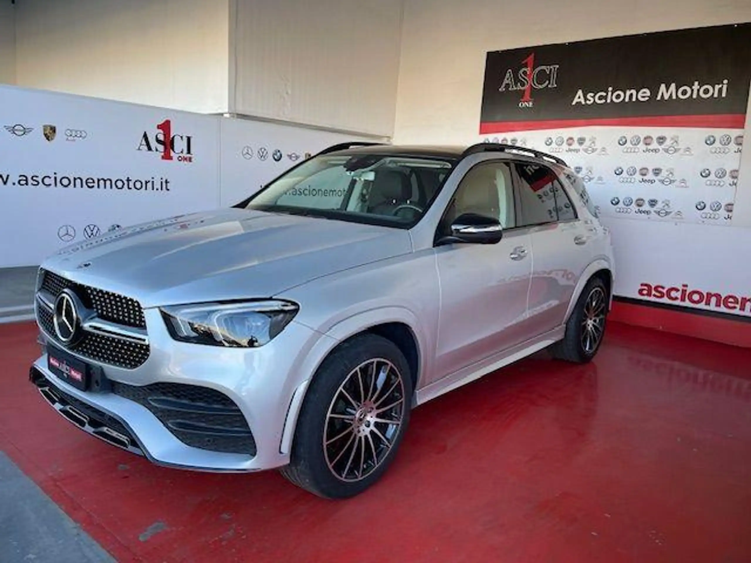 Mercedes-Benz - GLE 300