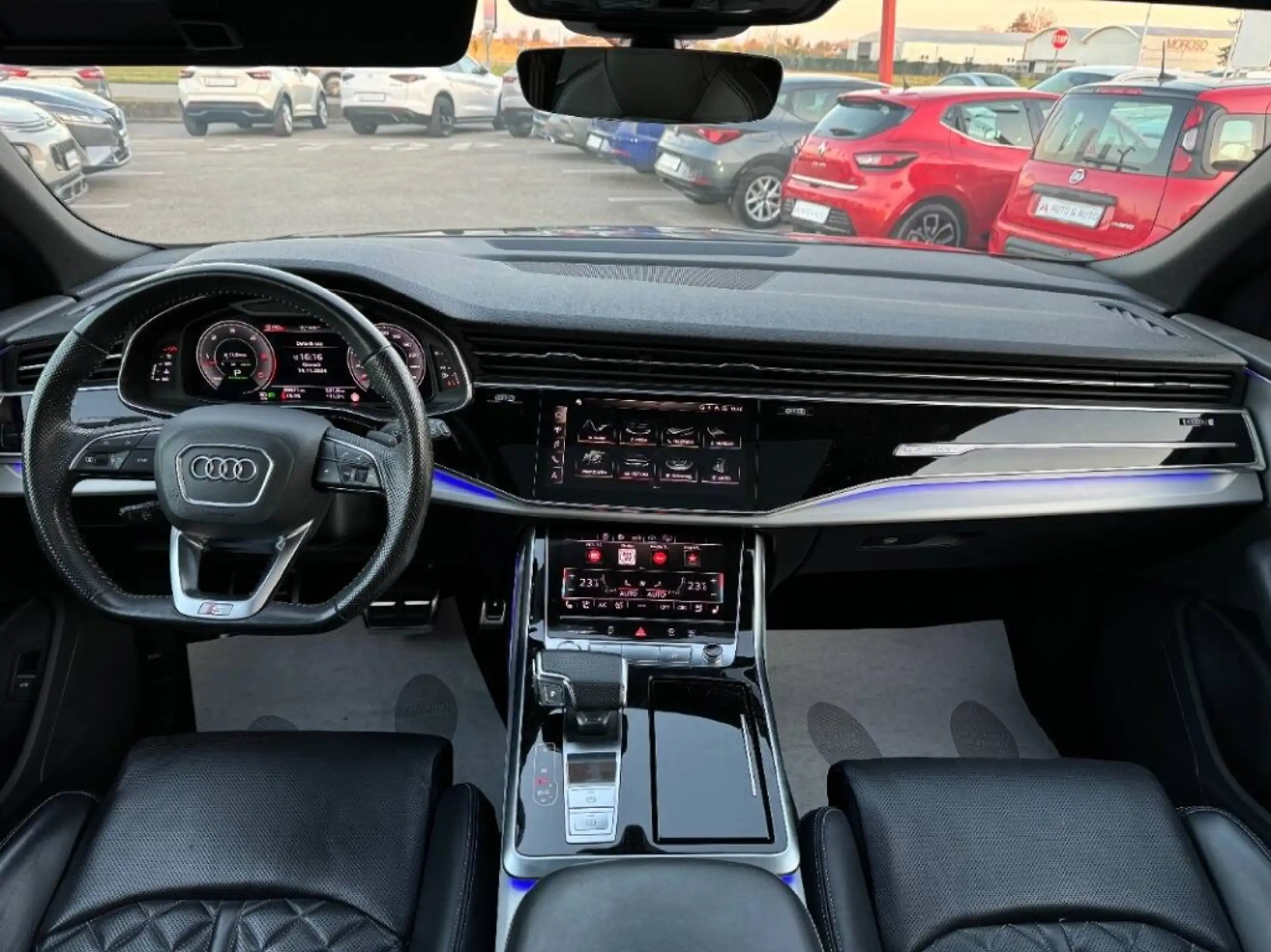 Audi - Q8