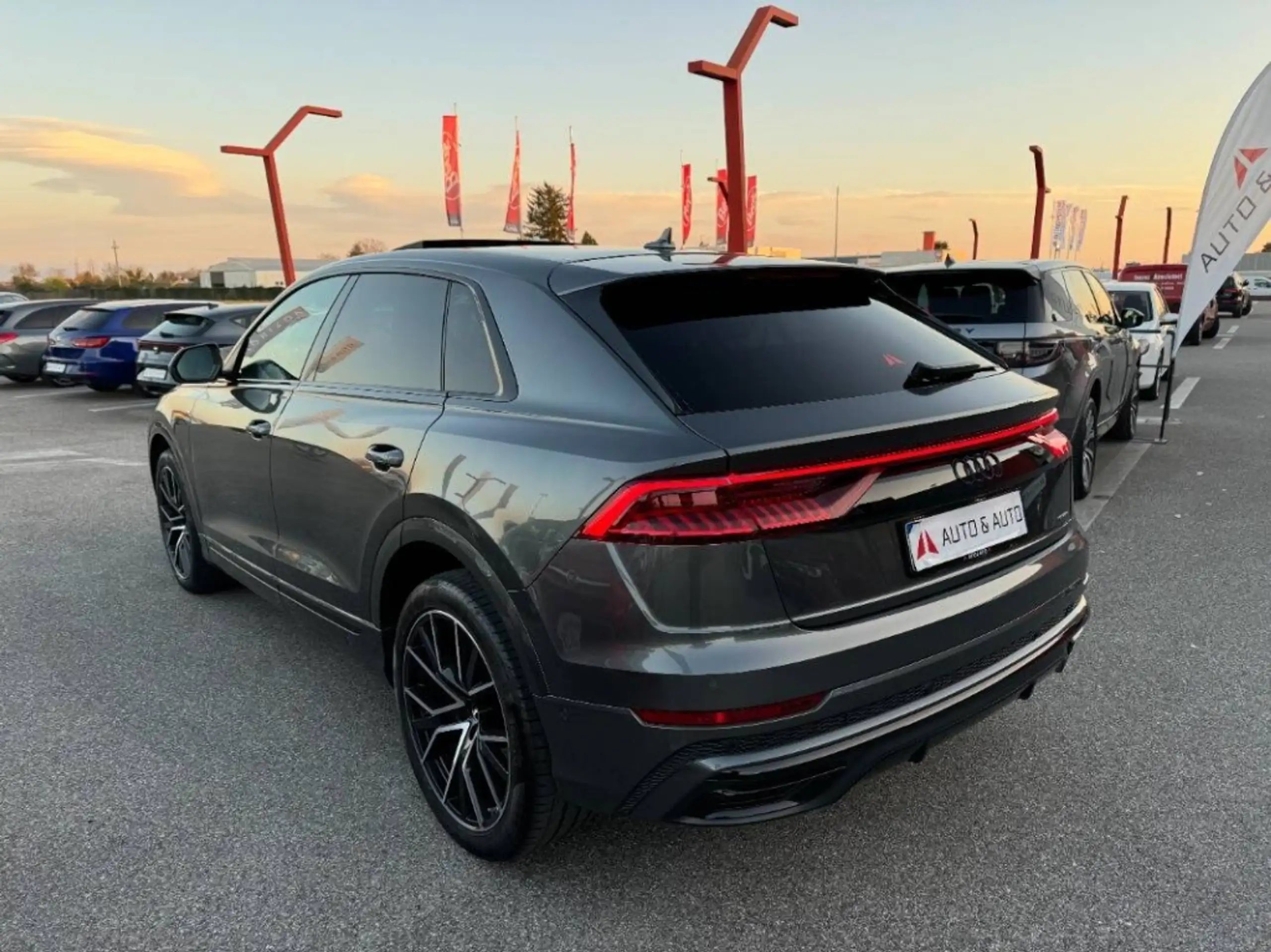 Audi - Q8