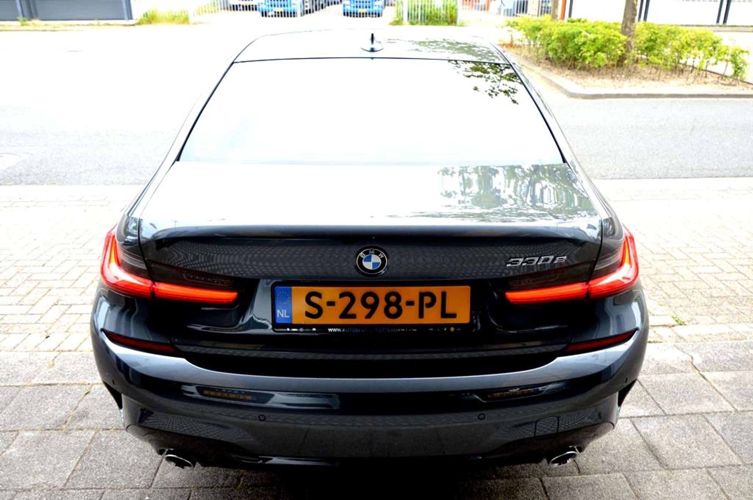 BMW - 330