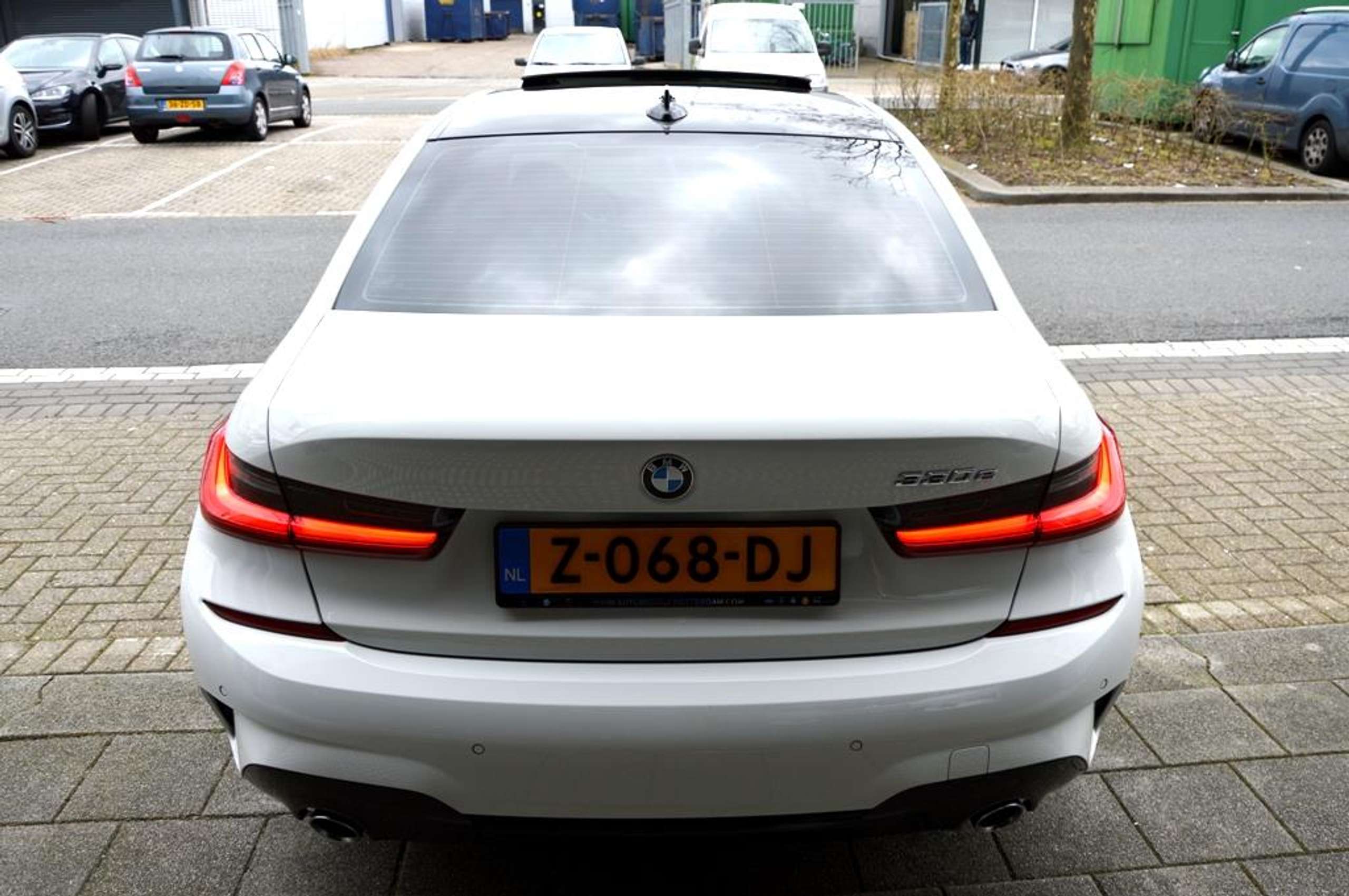 BMW - 330