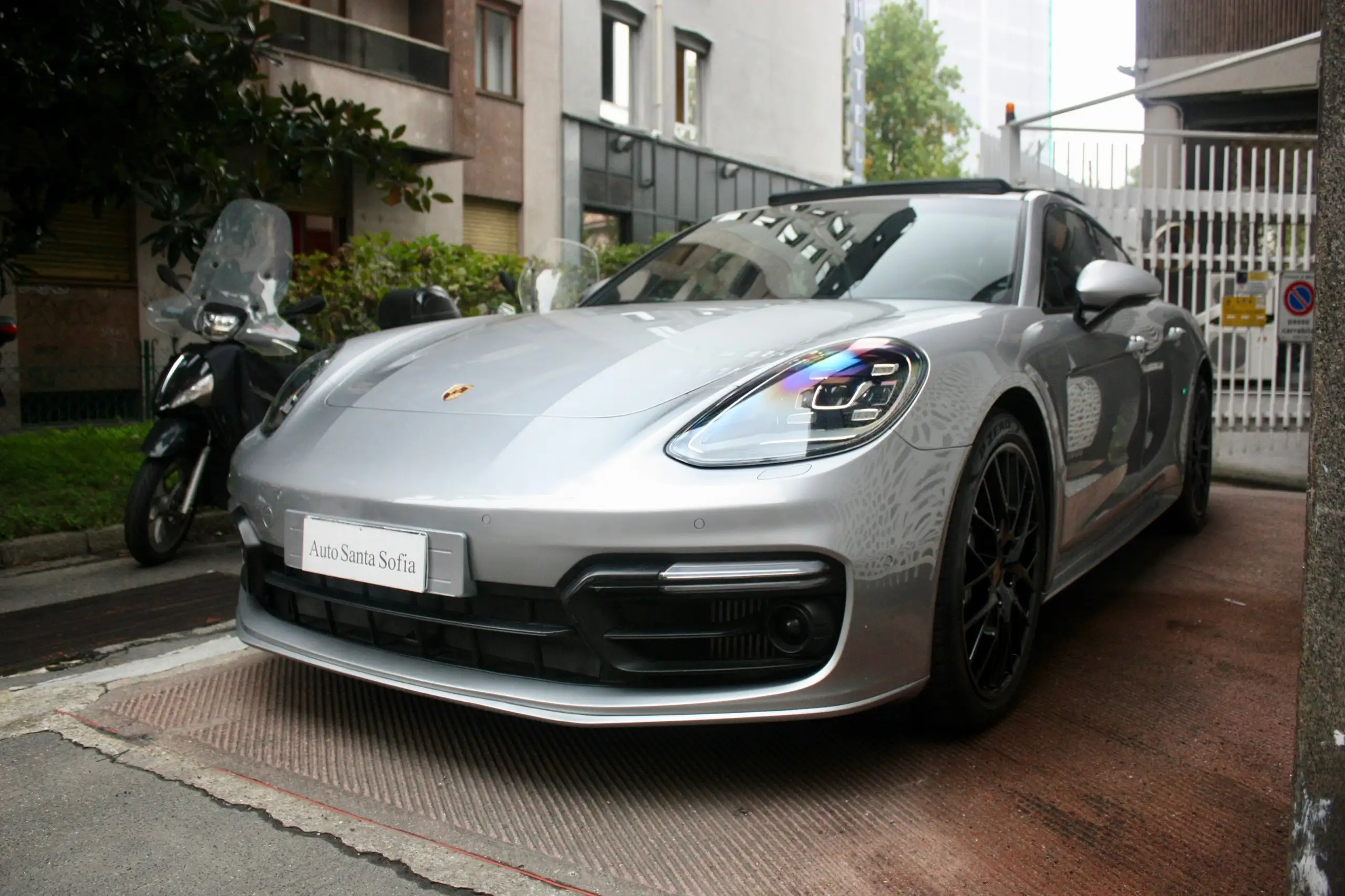 Porsche - Panamera