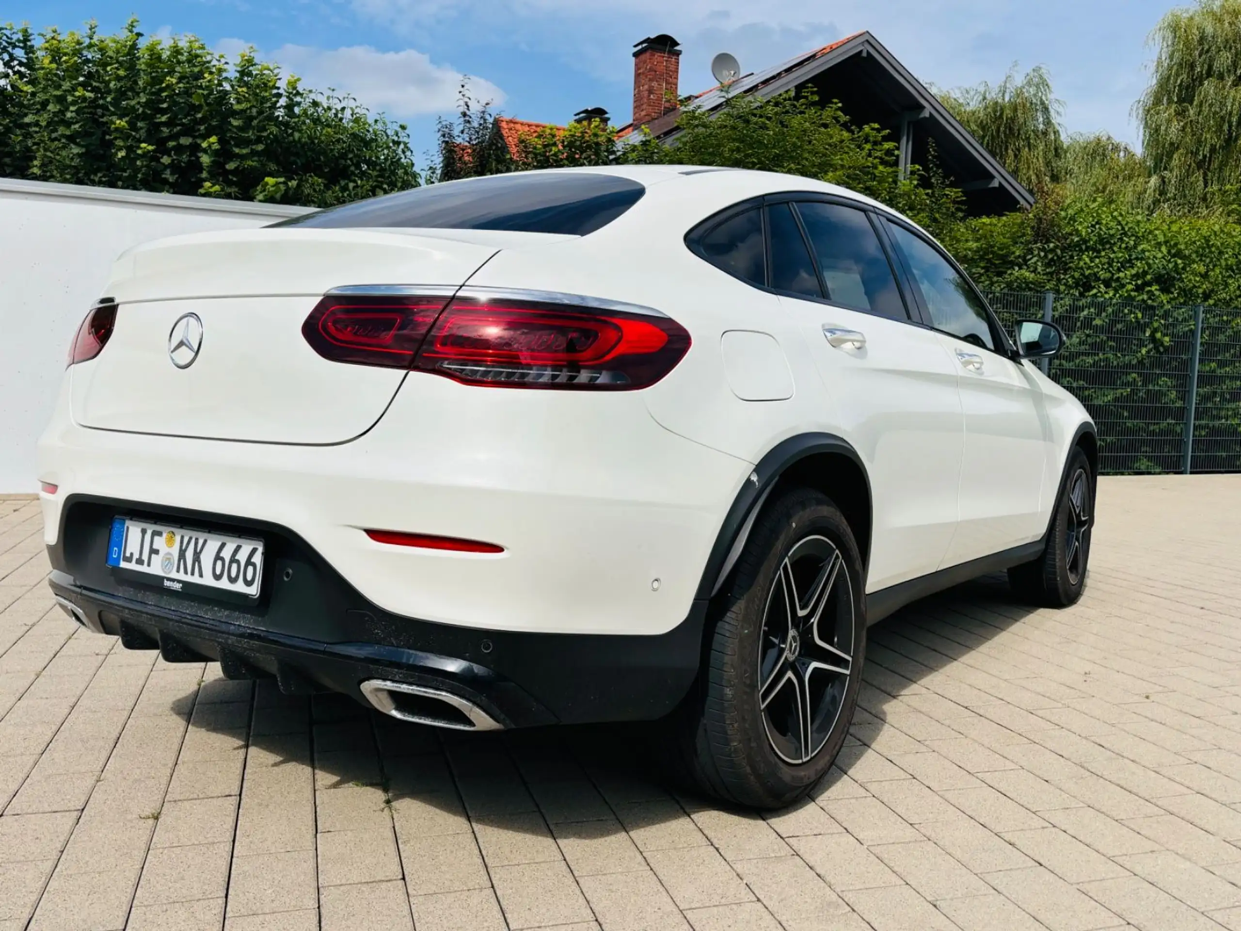 Mercedes-Benz - GLC 300