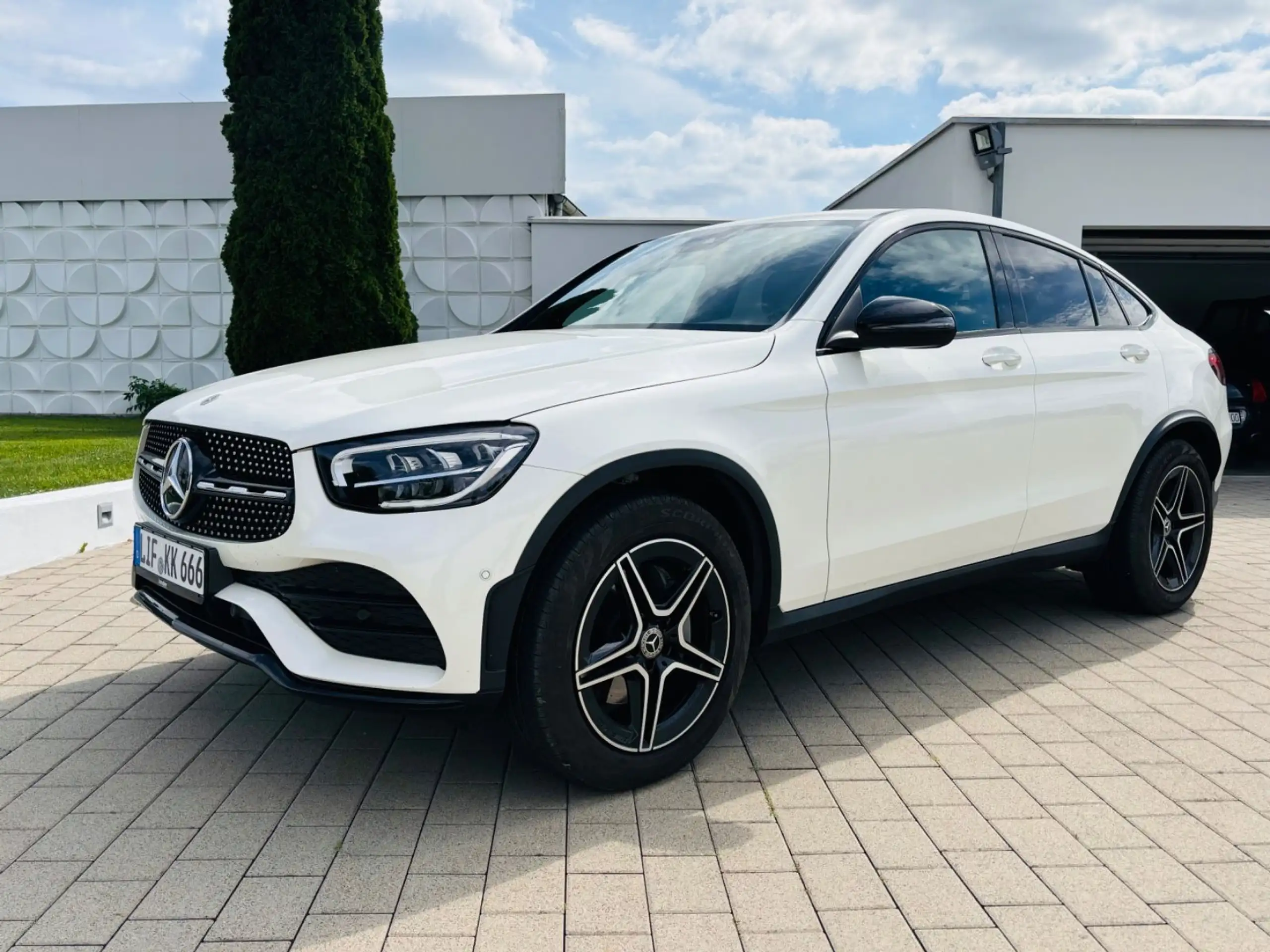 Mercedes-Benz - GLC 300