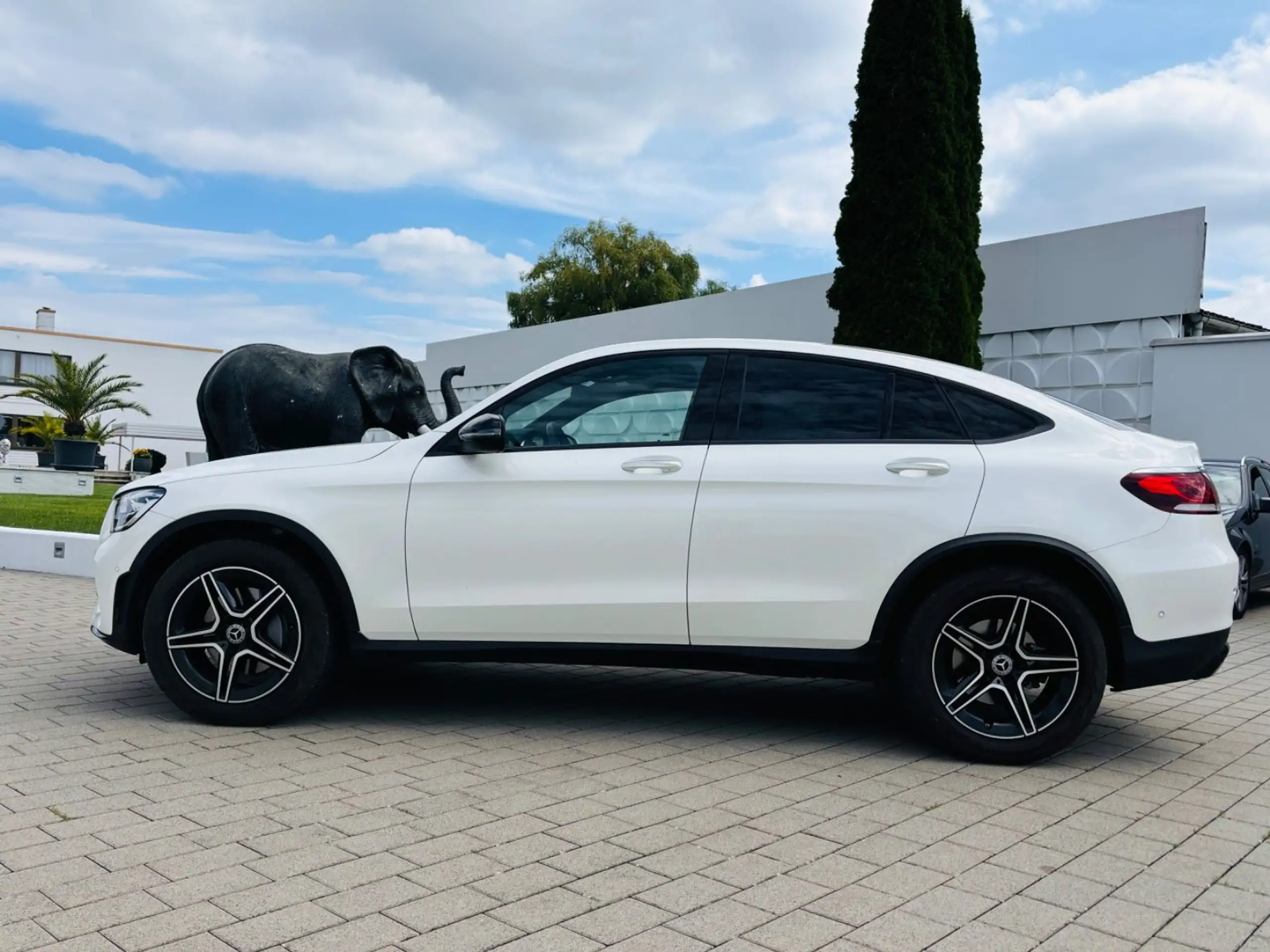 Mercedes-Benz - GLC 300