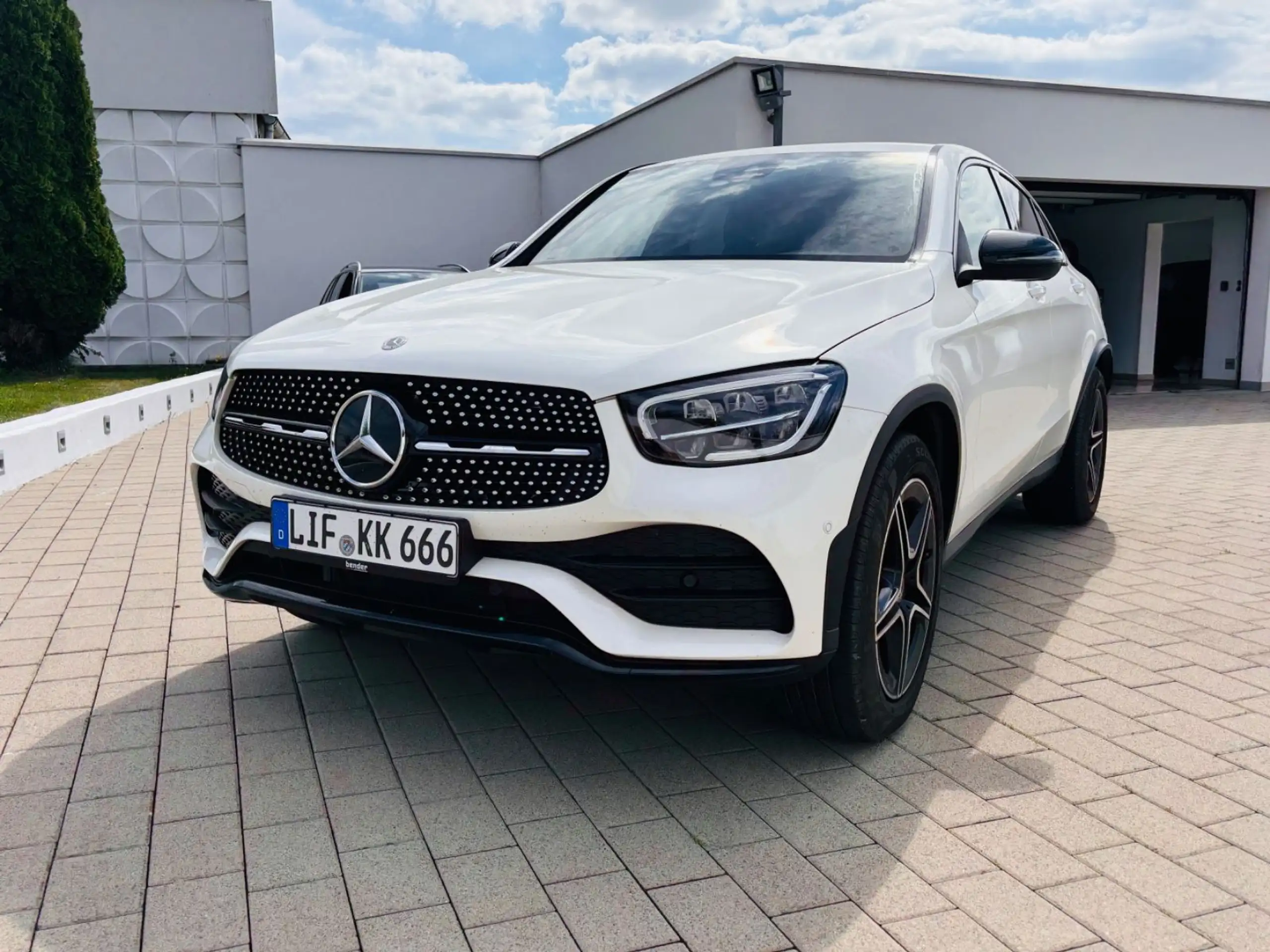 Mercedes-Benz - GLC 300