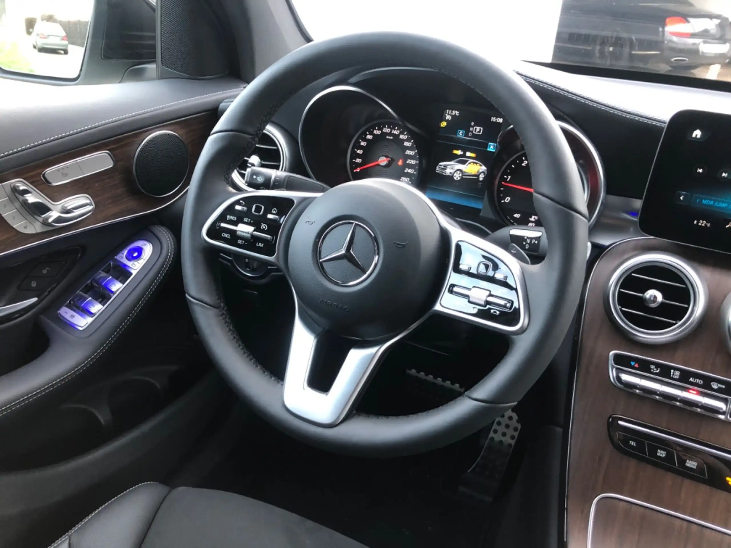 Mercedes-Benz - GLC 300