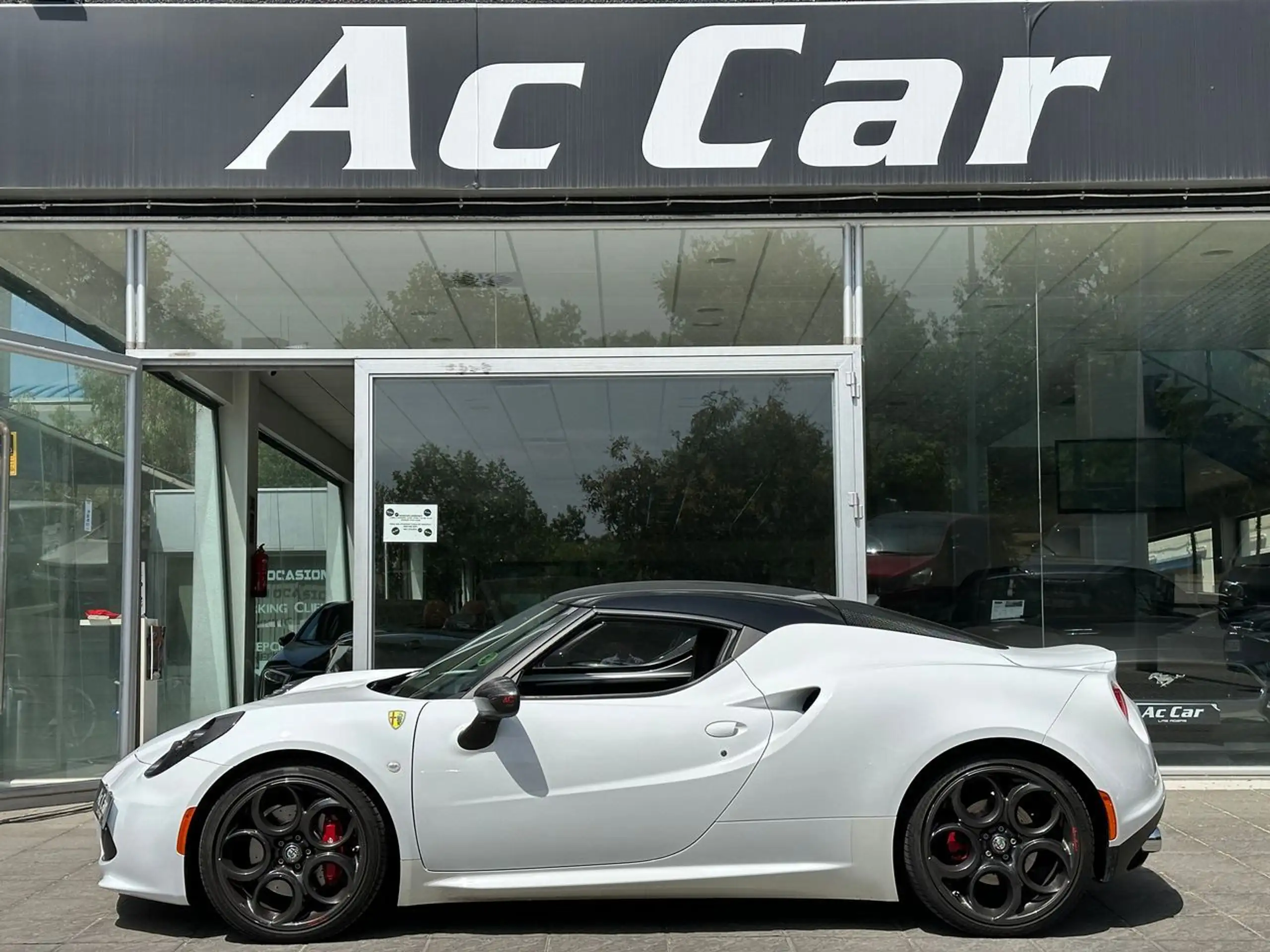 Alfa Romeo - 4C