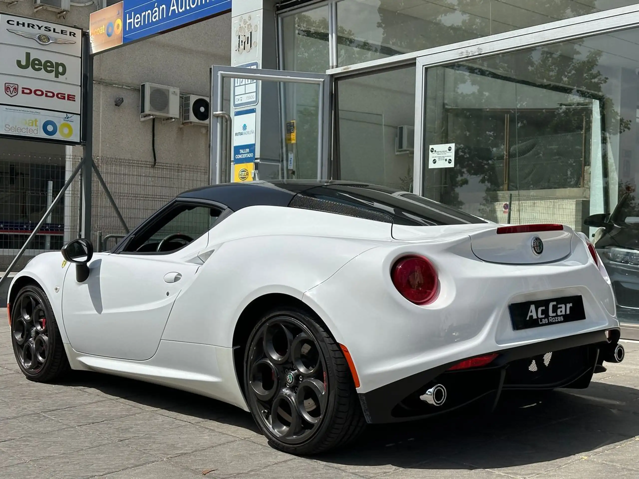 Alfa Romeo - 4C