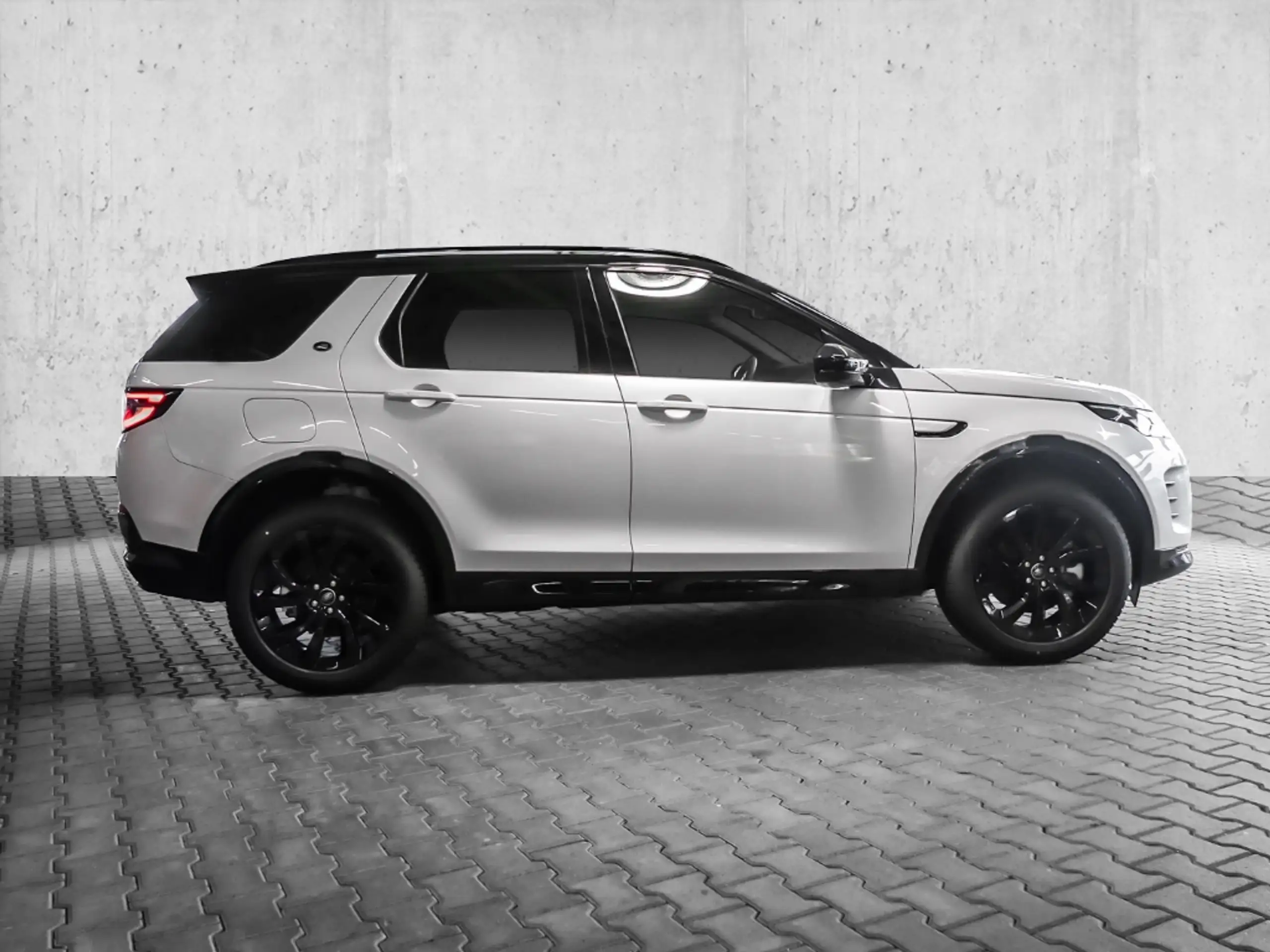 Land Rover - Discovery Sport