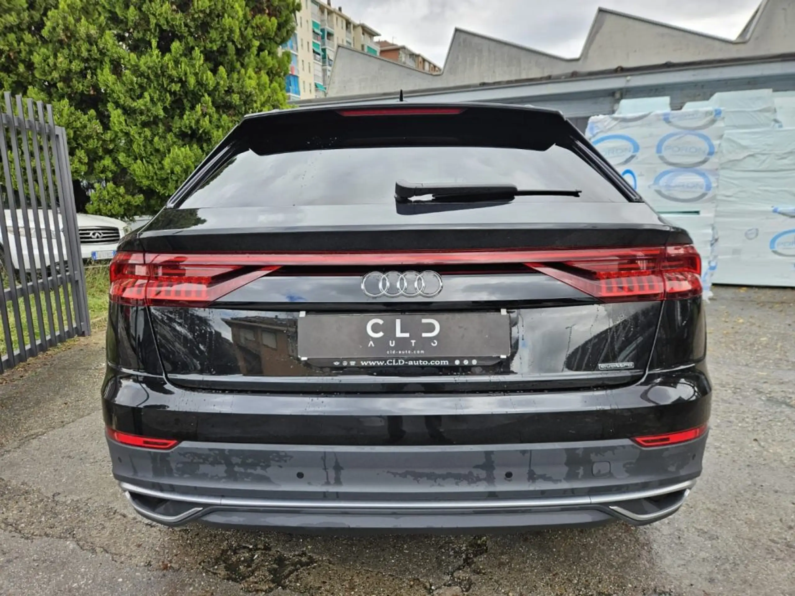 Audi - Q8