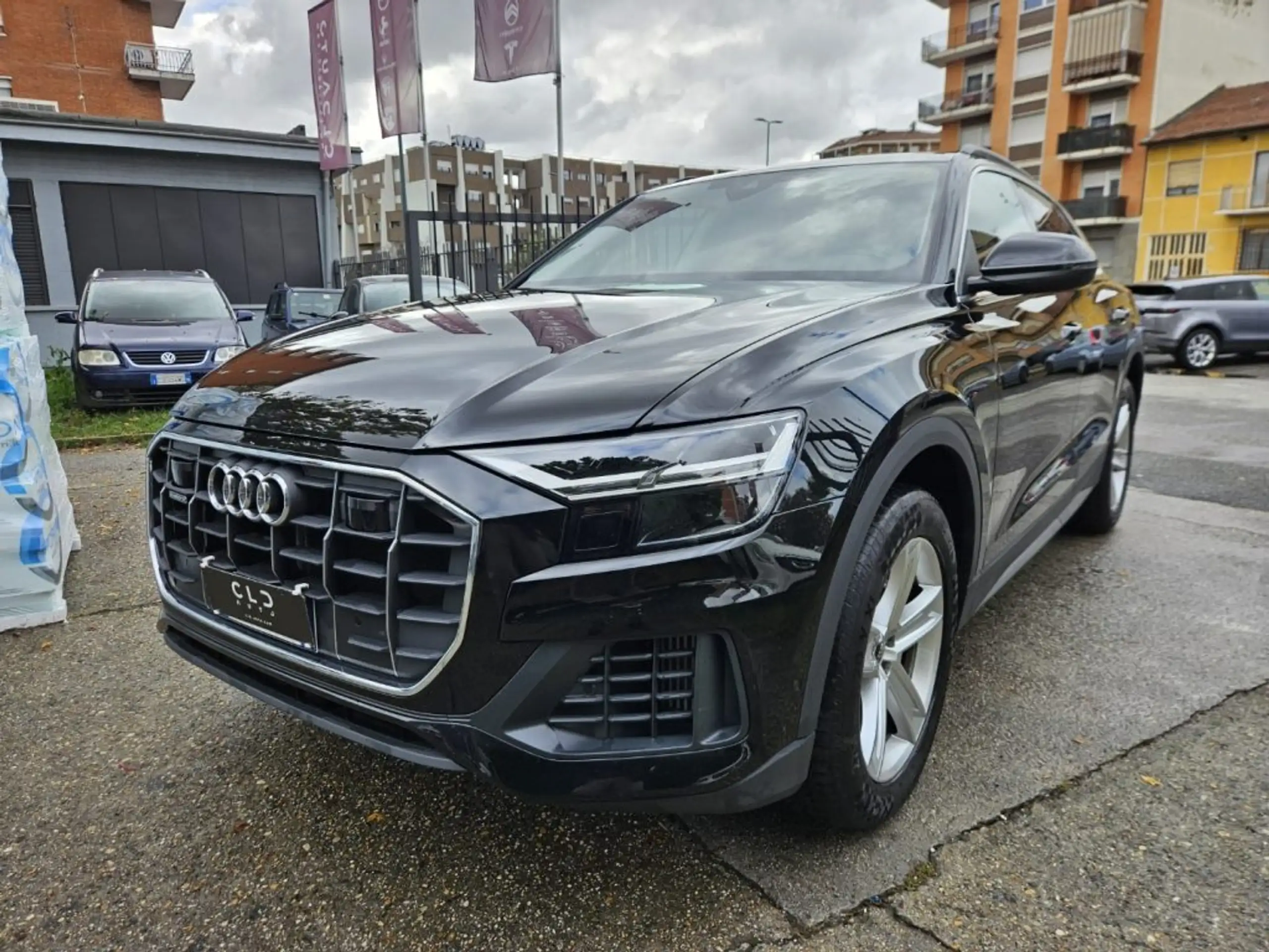 Audi - Q8