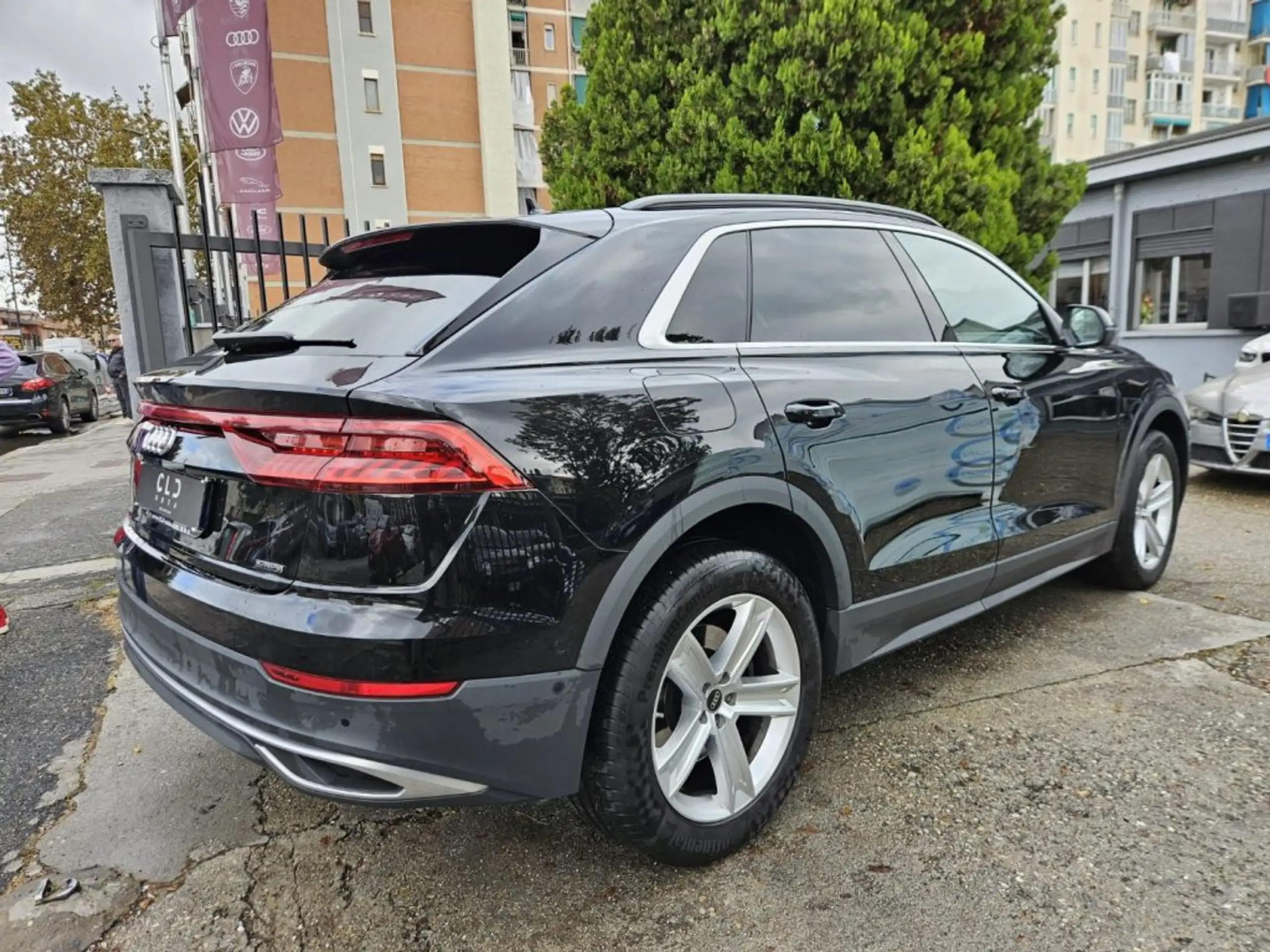 Audi - Q8