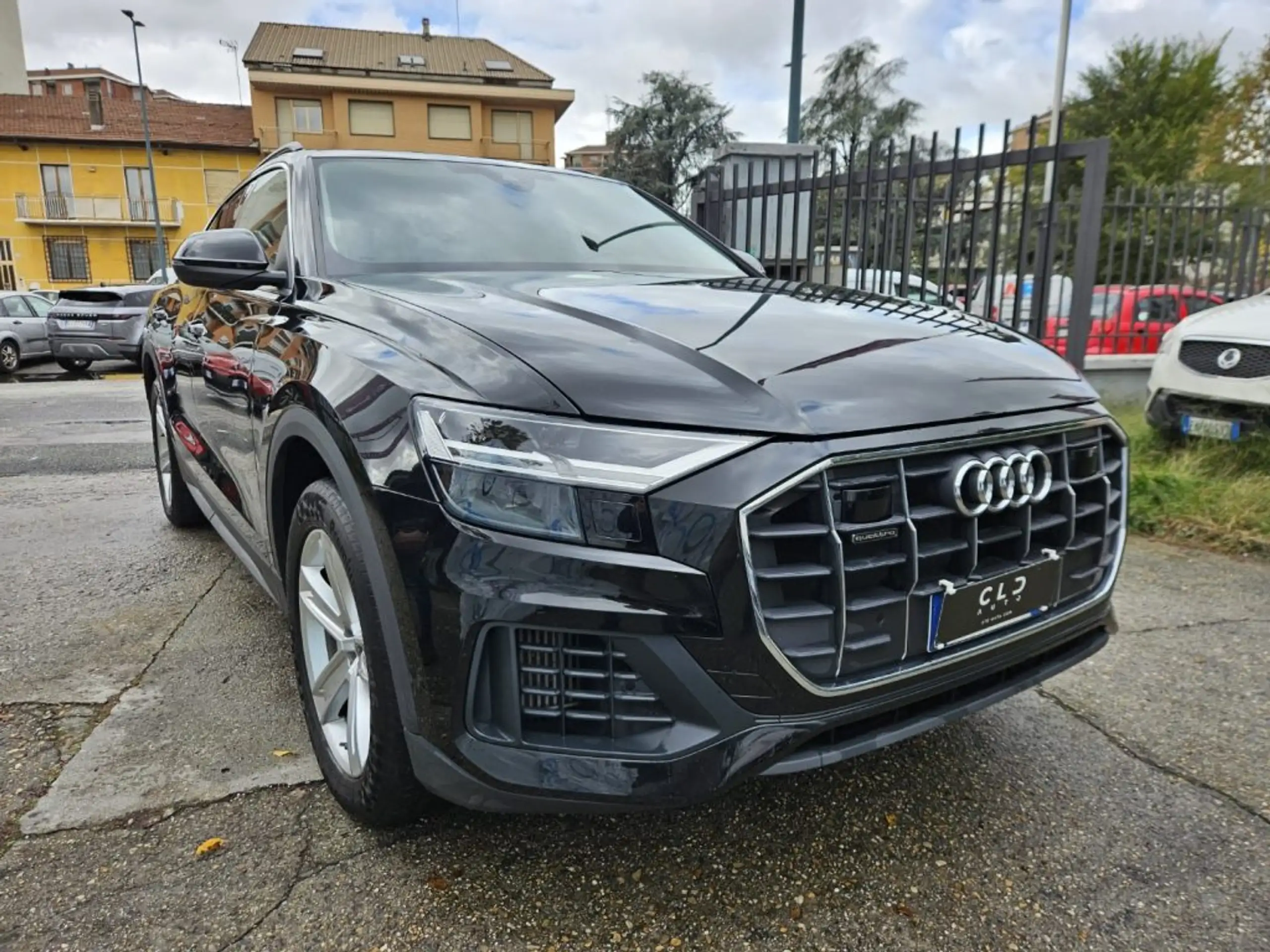 Audi - Q8