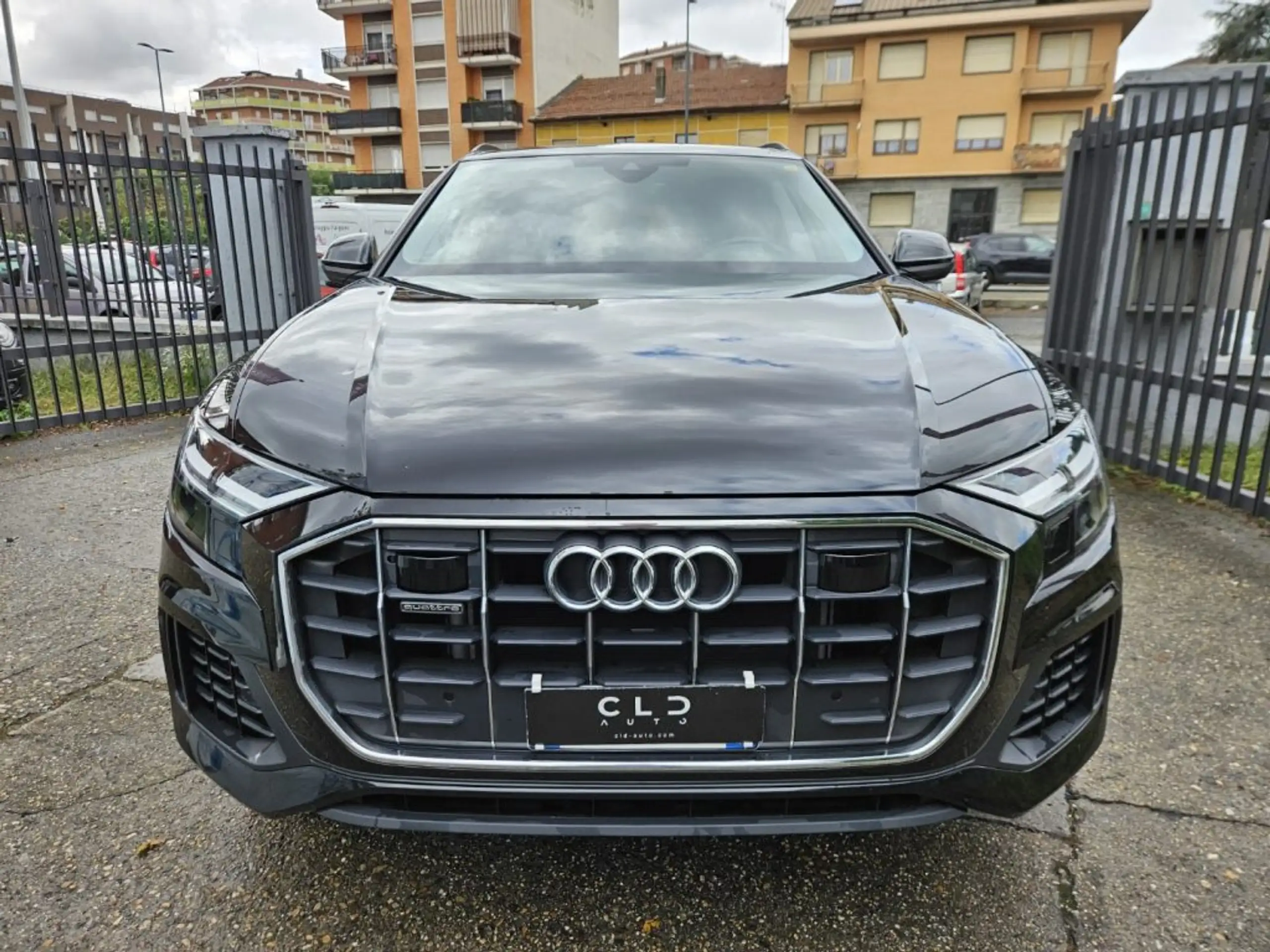 Audi - Q8