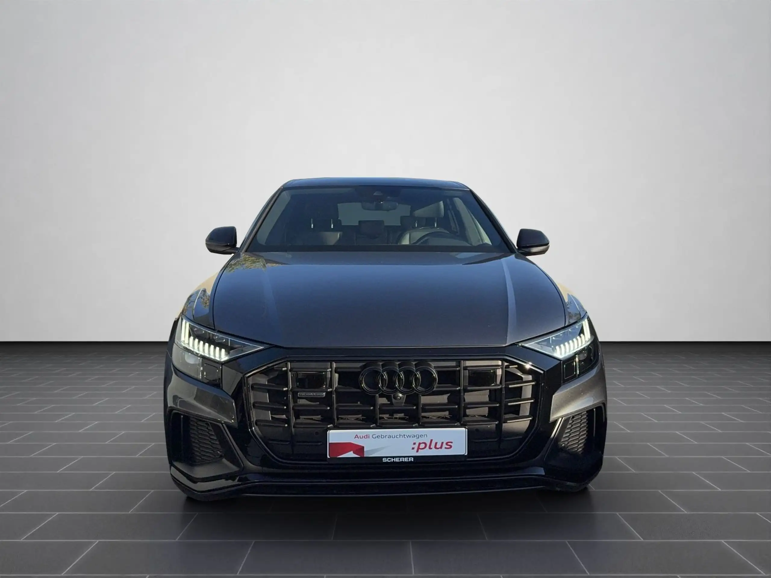 Audi - Q8