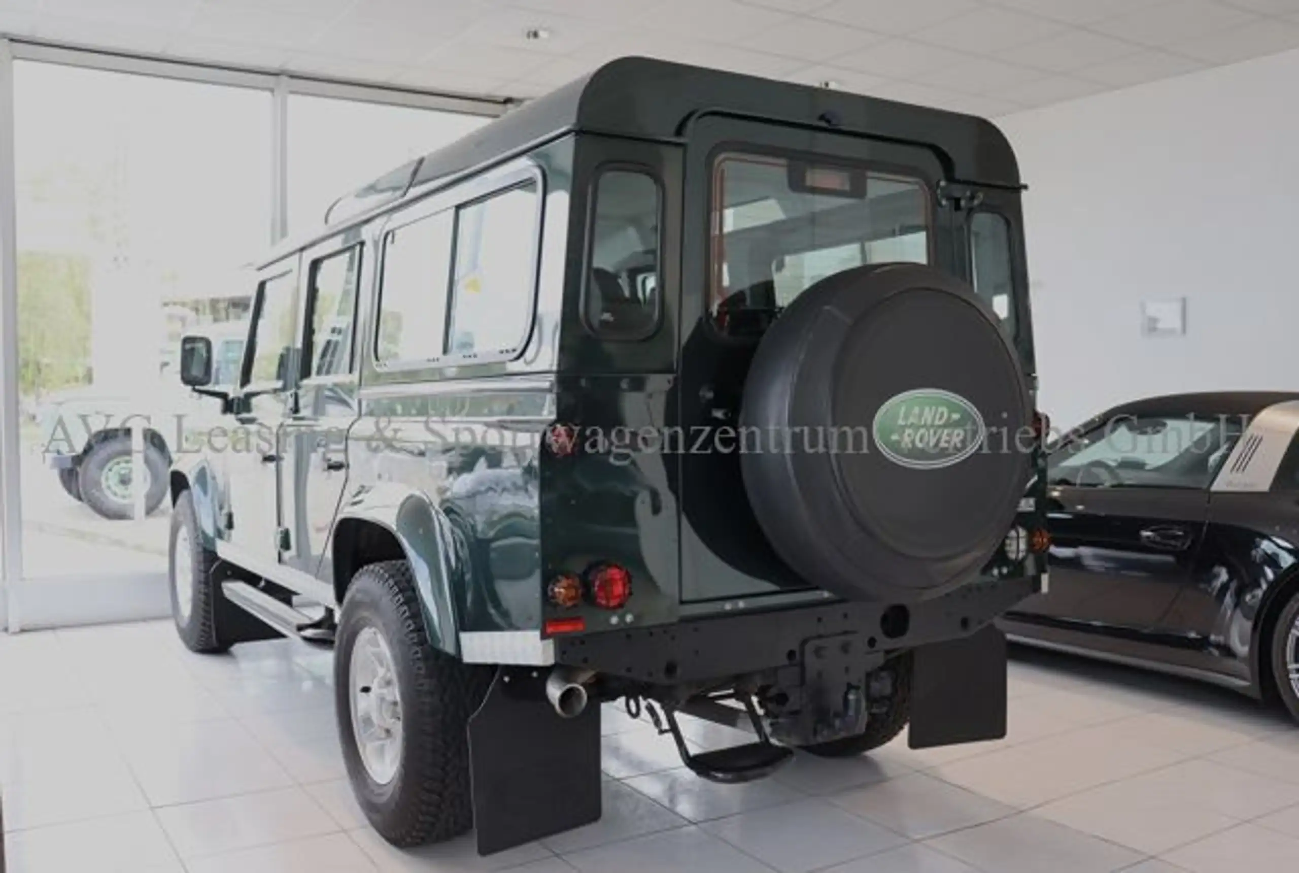 Land Rover - Defender