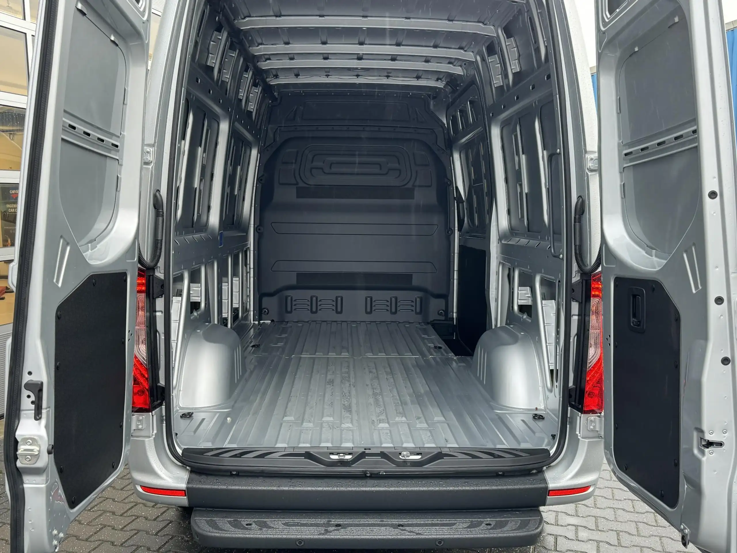 Mercedes-Benz - Sprinter