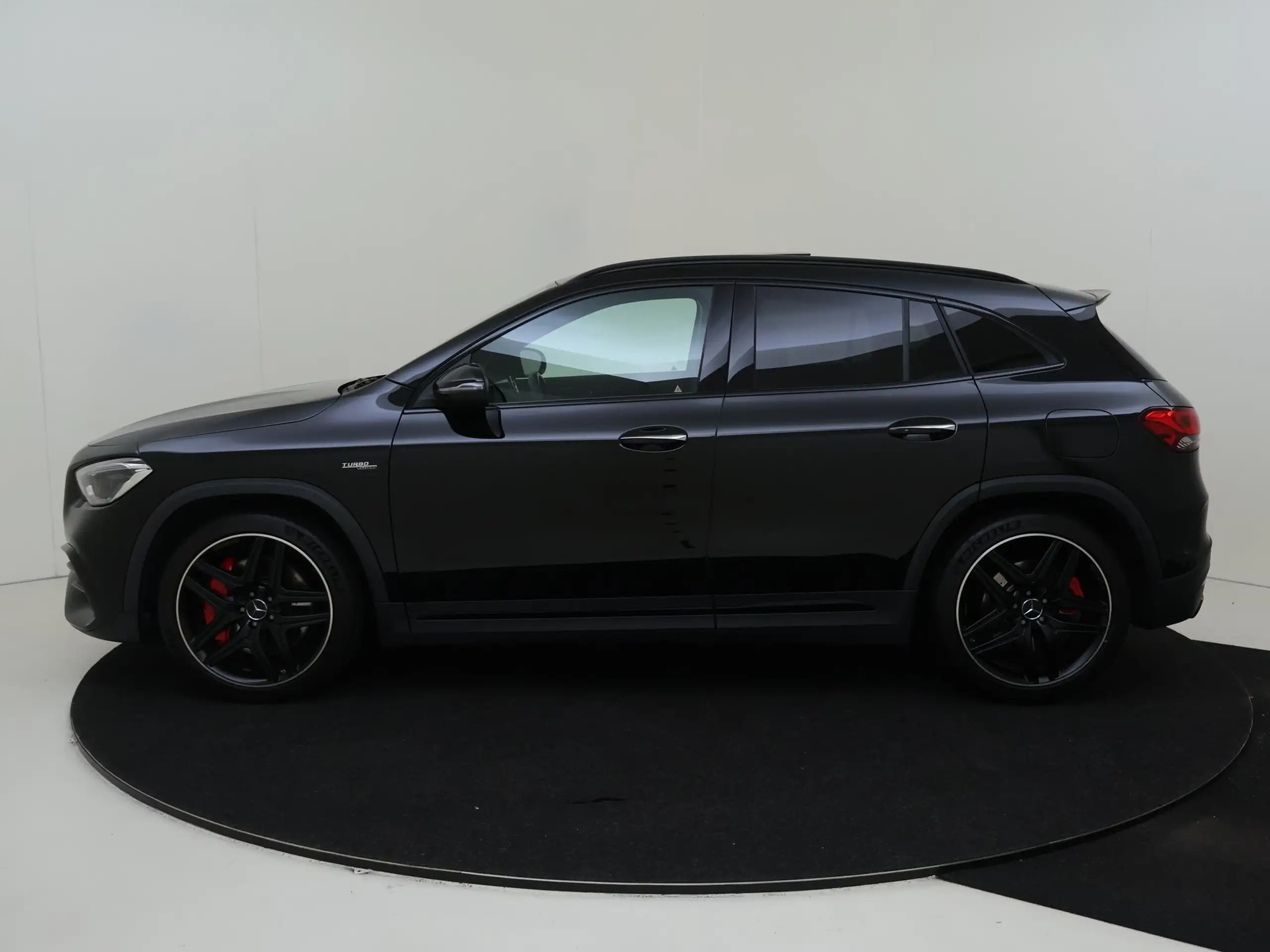 Mercedes-Benz - GLA 45 AMG