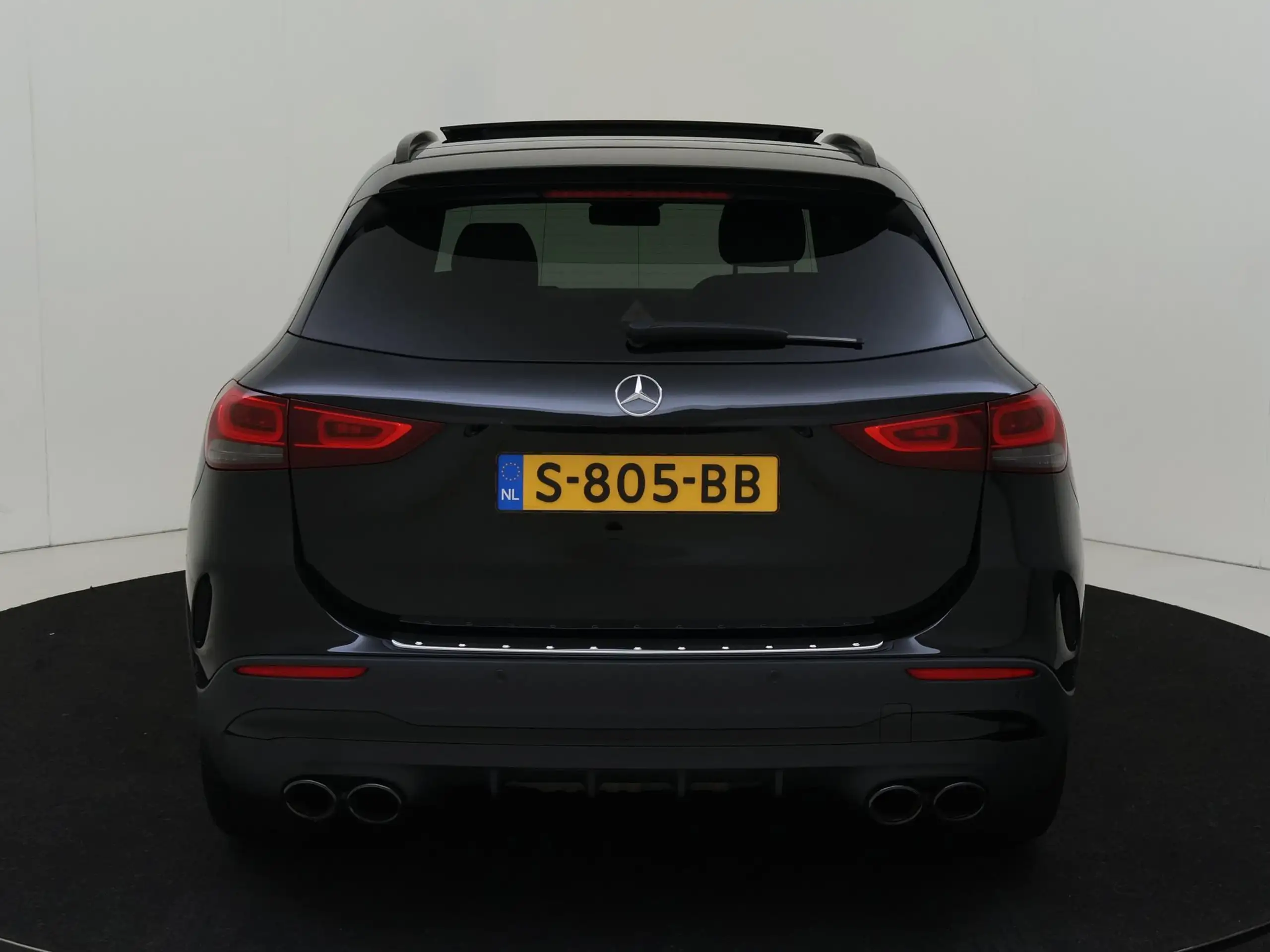 Mercedes-Benz - GLA 45 AMG