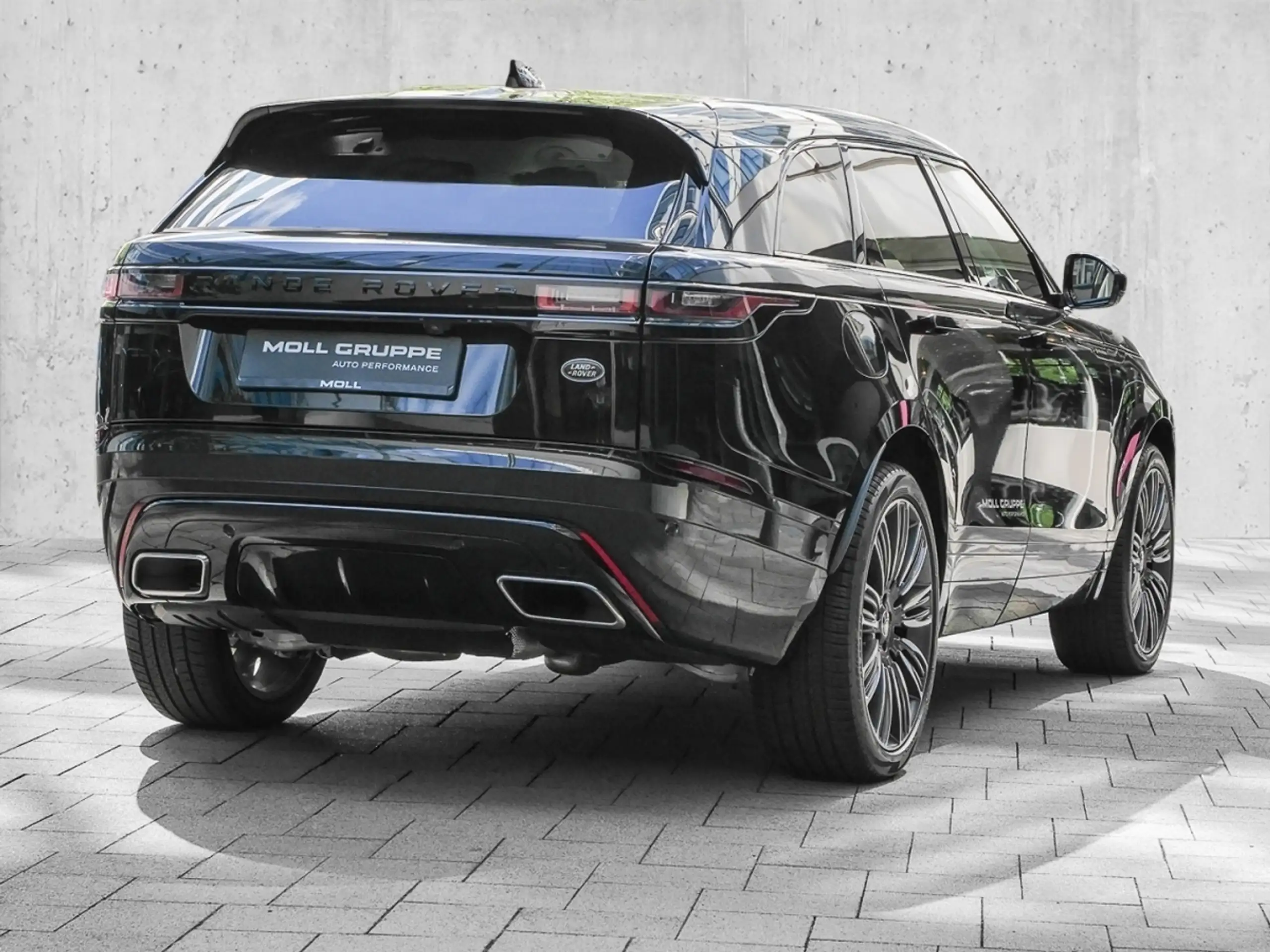 Land Rover - Range Rover Velar