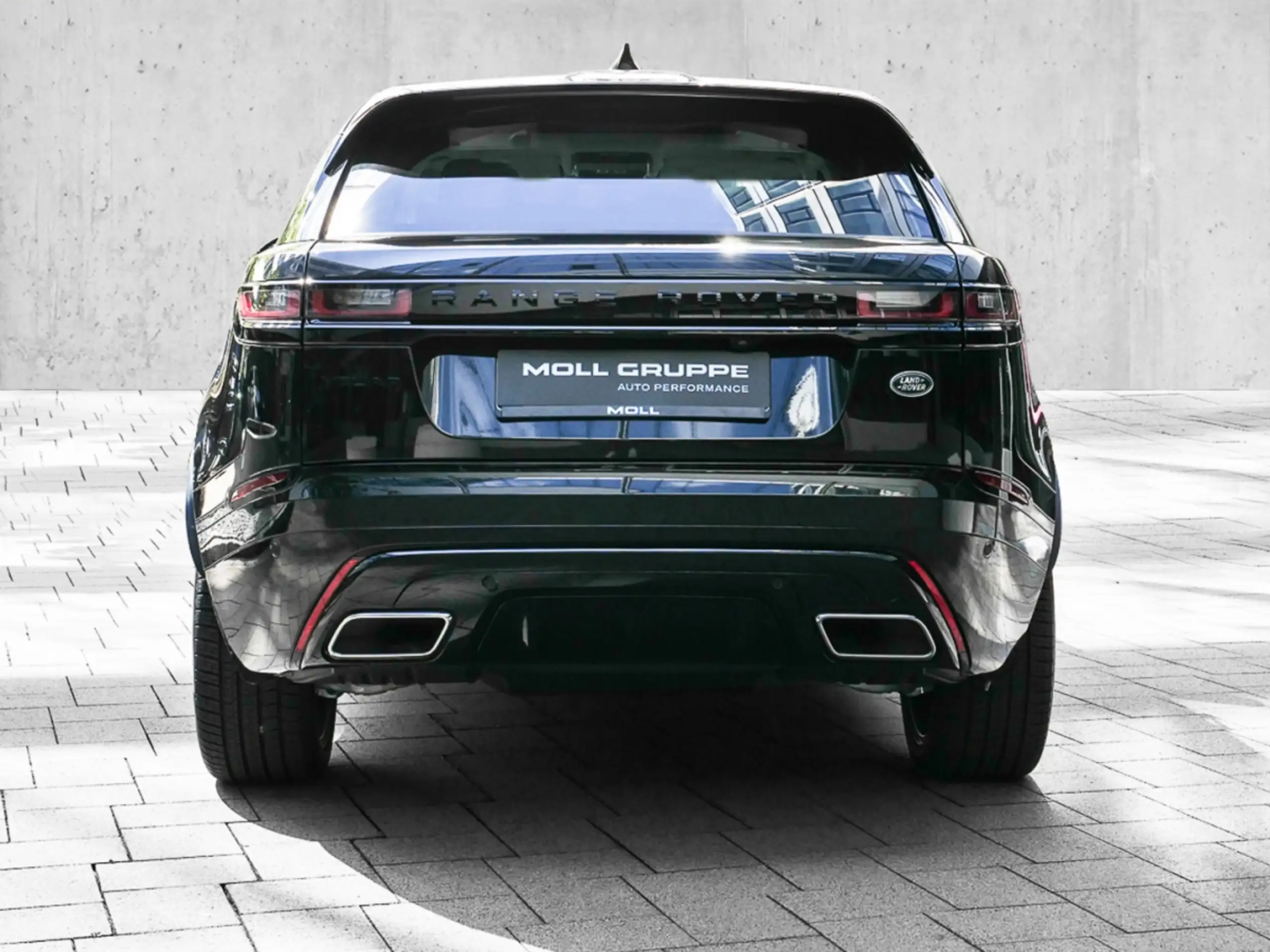 Land Rover - Range Rover Velar