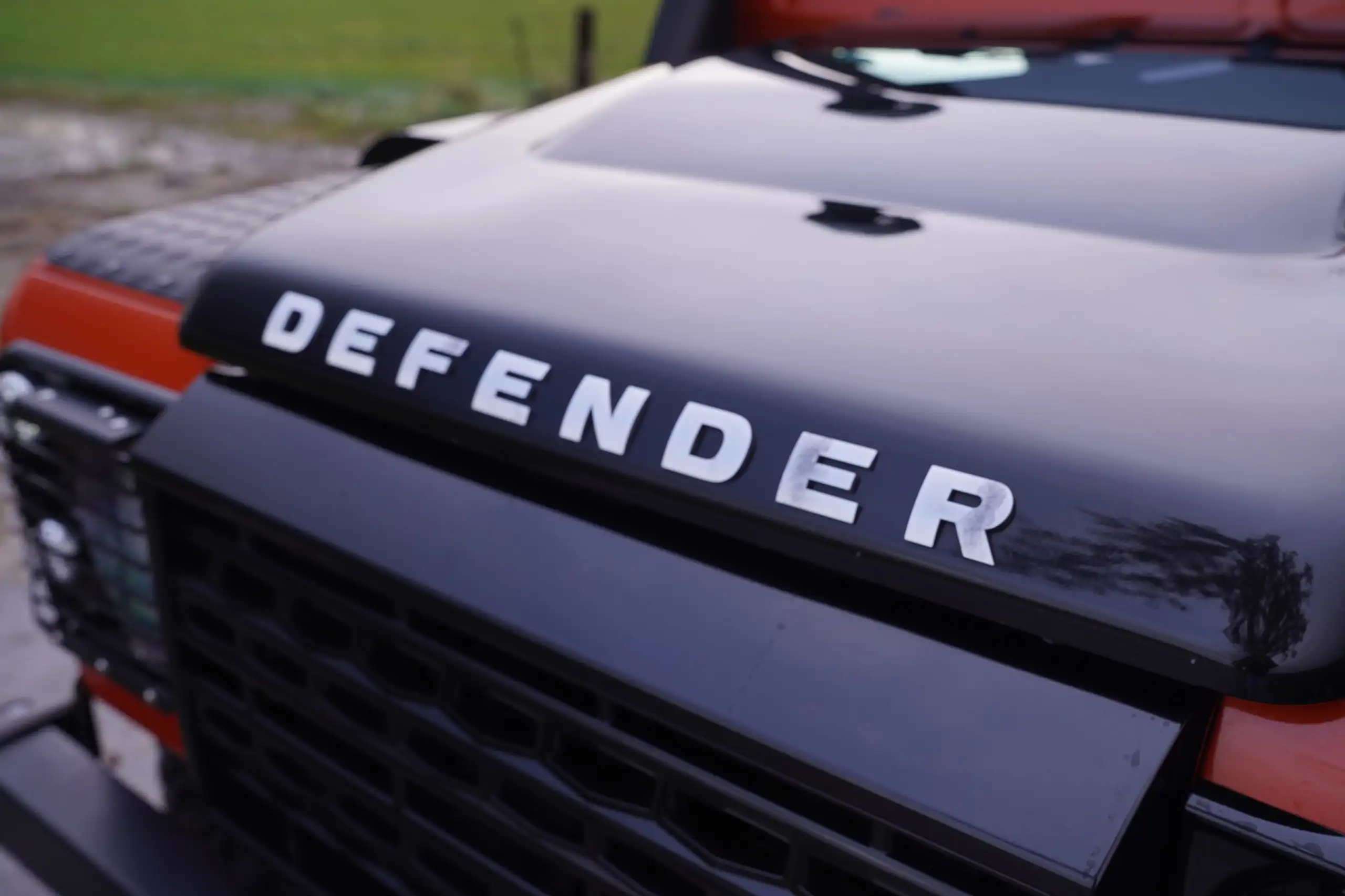 Land Rover - Defender