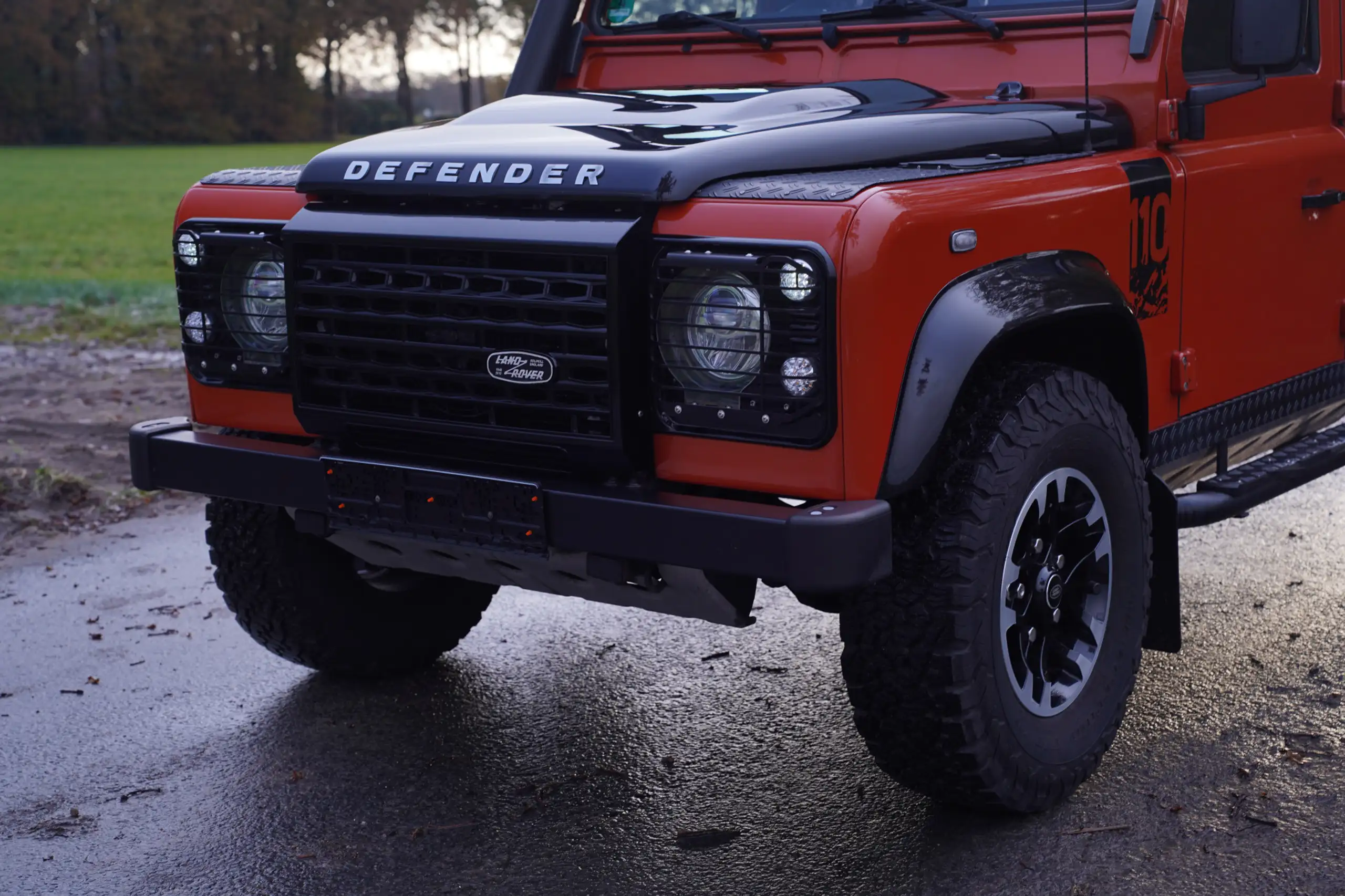 Land Rover - Defender