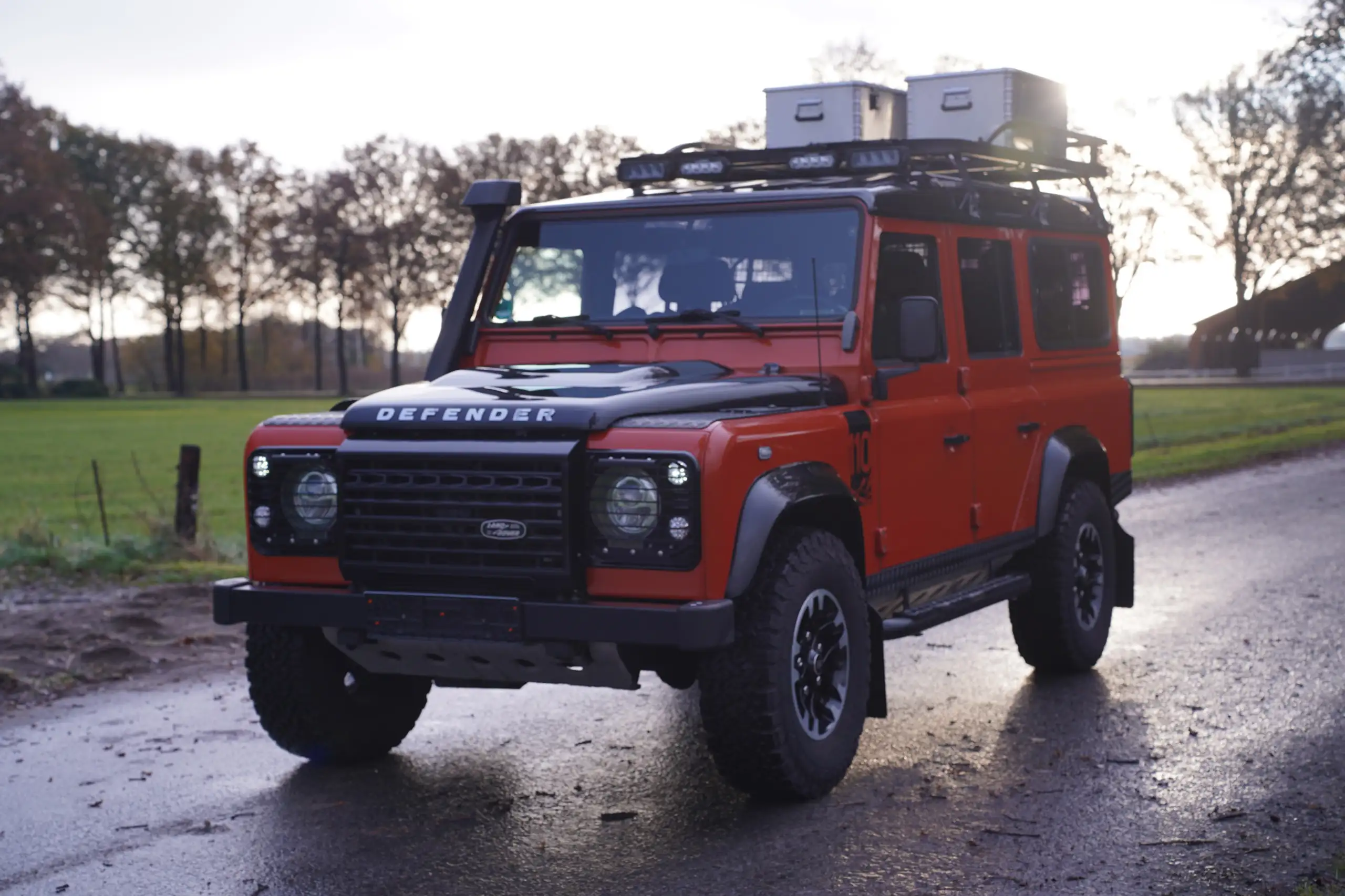 Land Rover - Defender