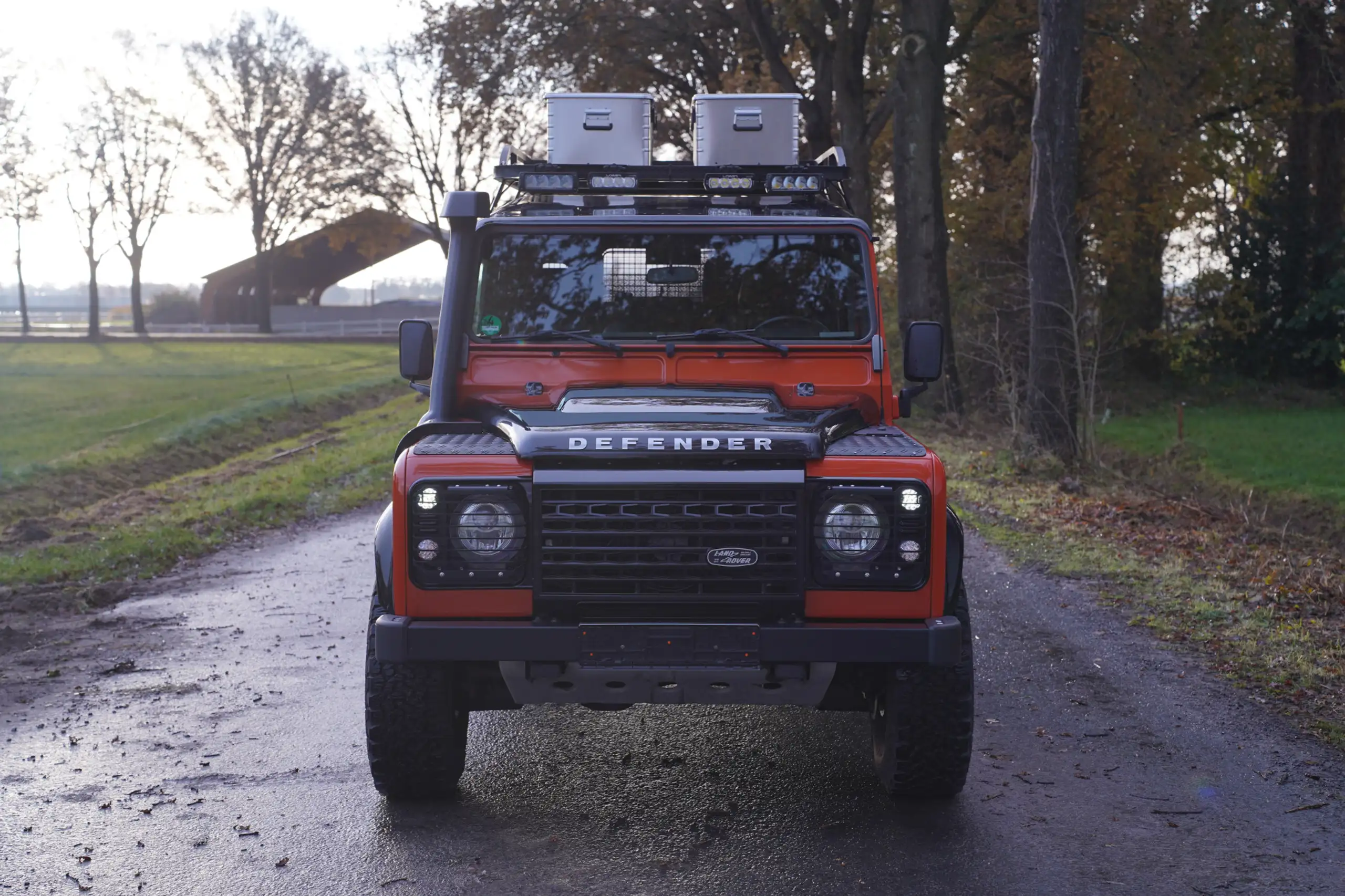 Land Rover - Defender