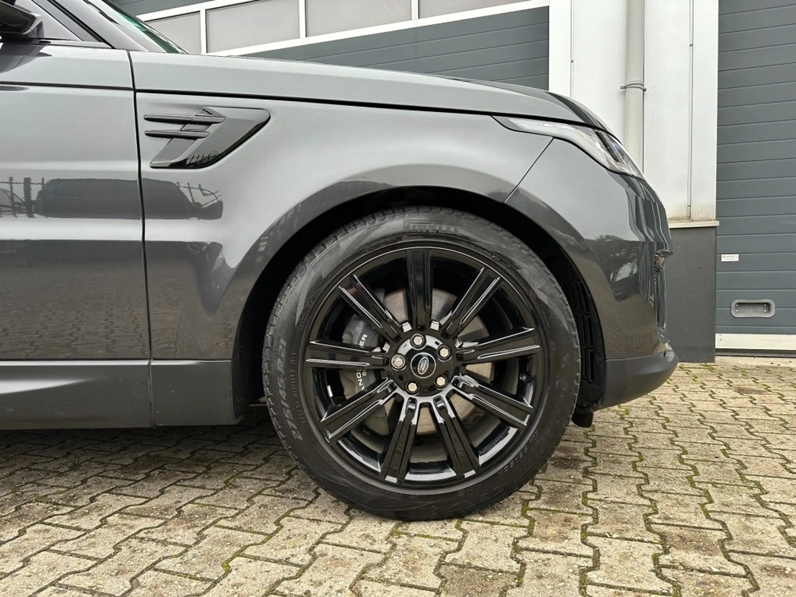 Land Rover - Range Rover Sport