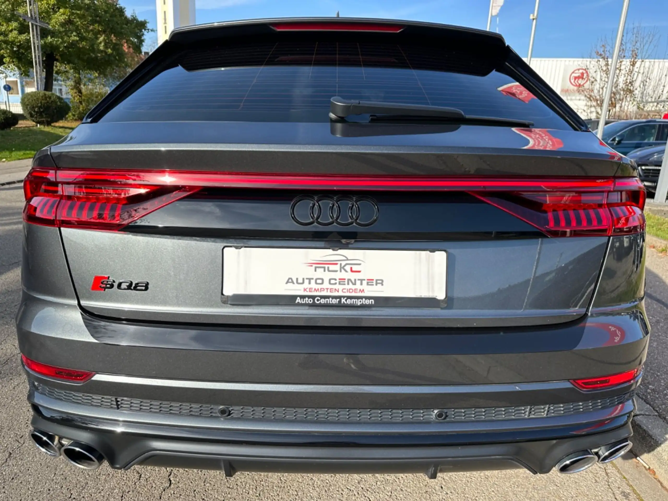 Audi - SQ8