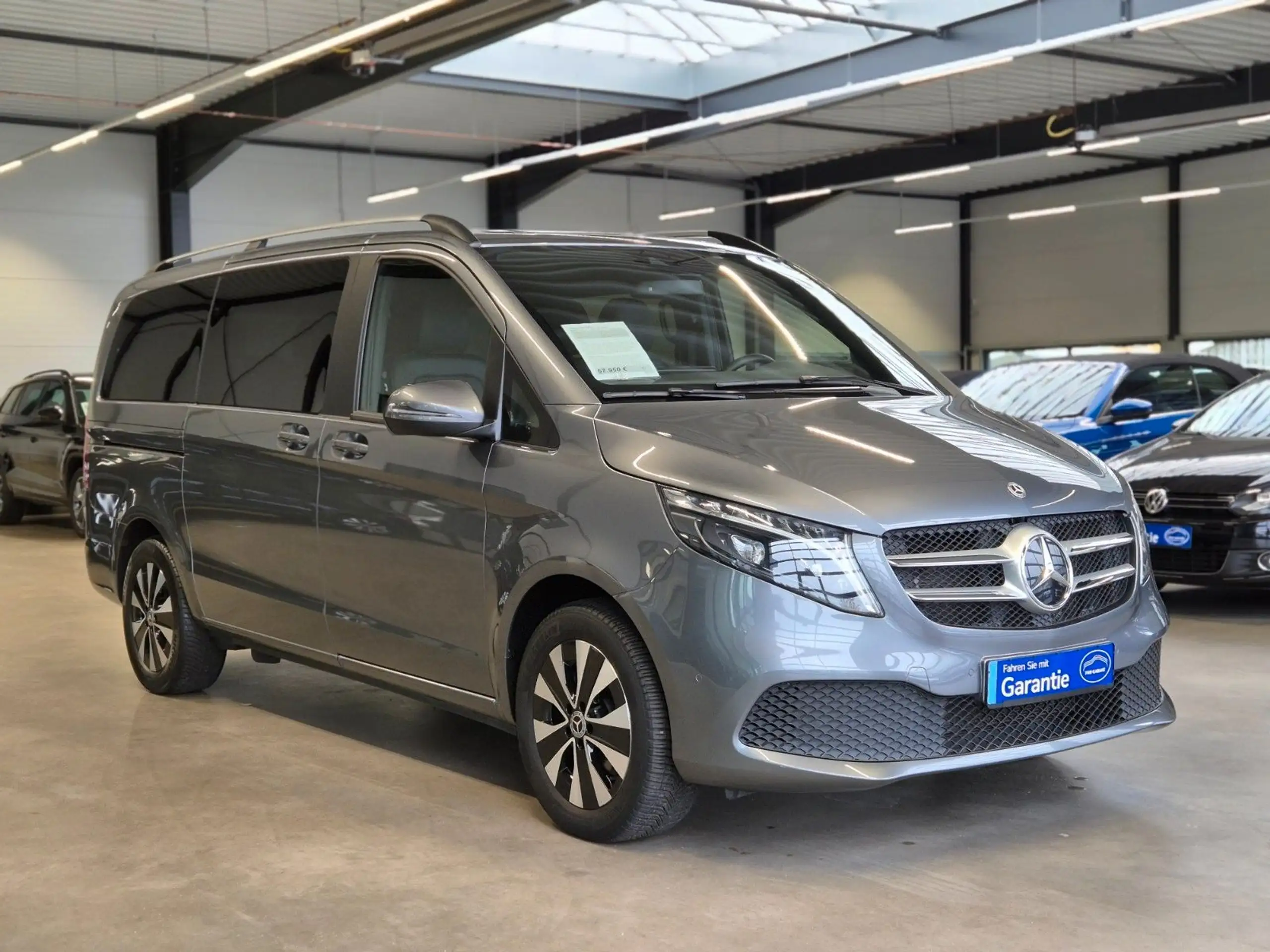 Mercedes-Benz - V 250