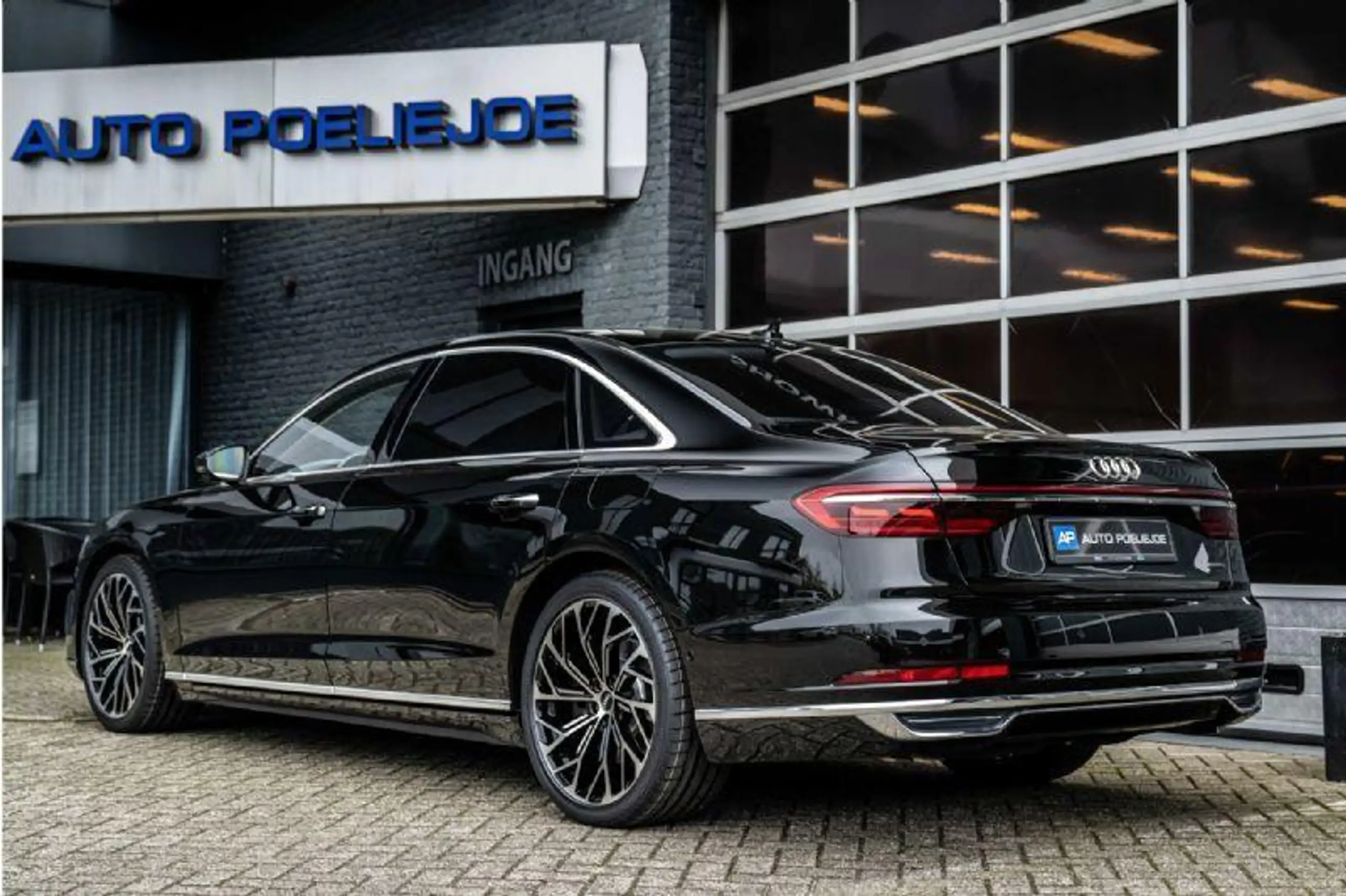 Audi - A8