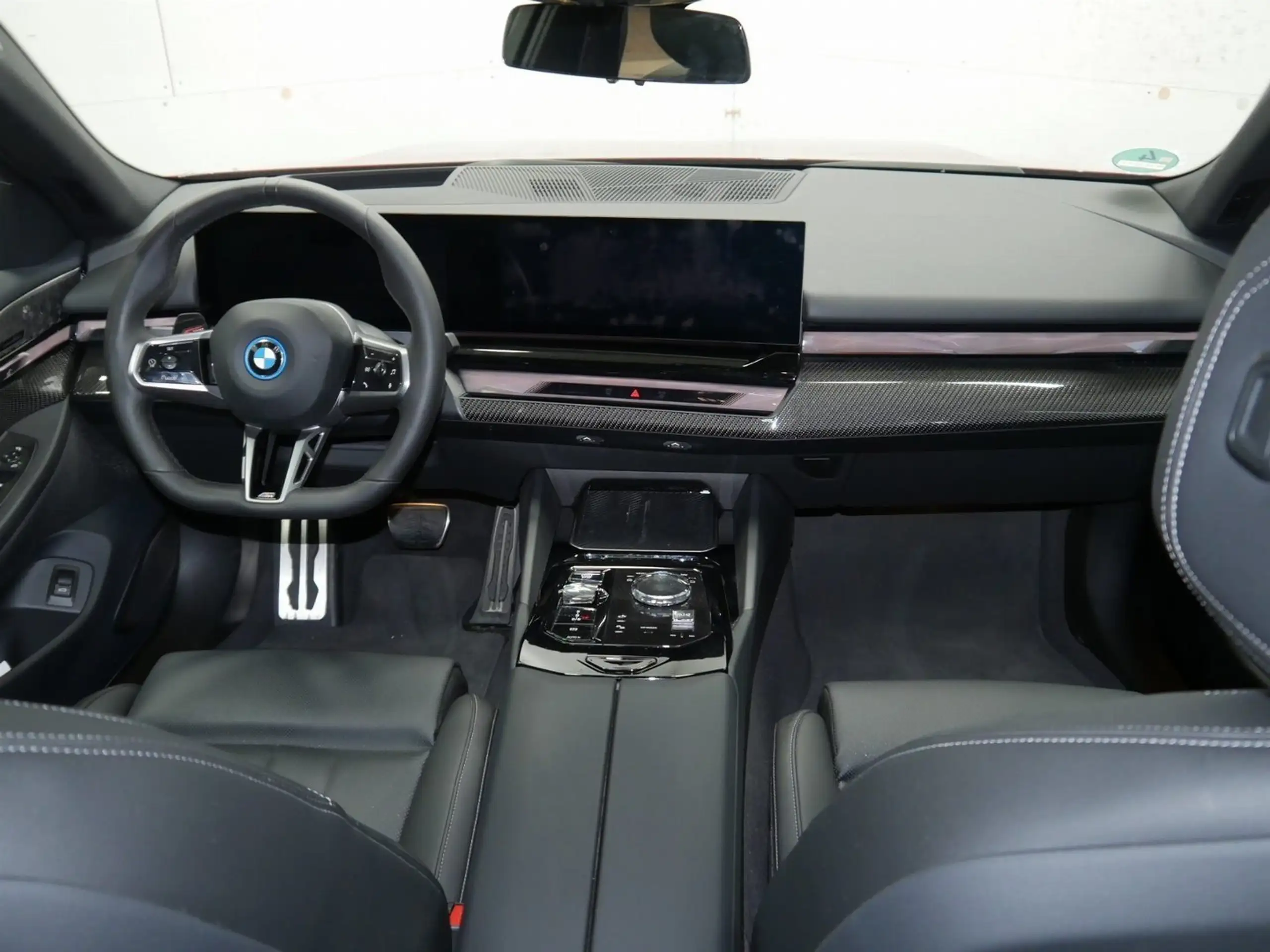 BMW - i5