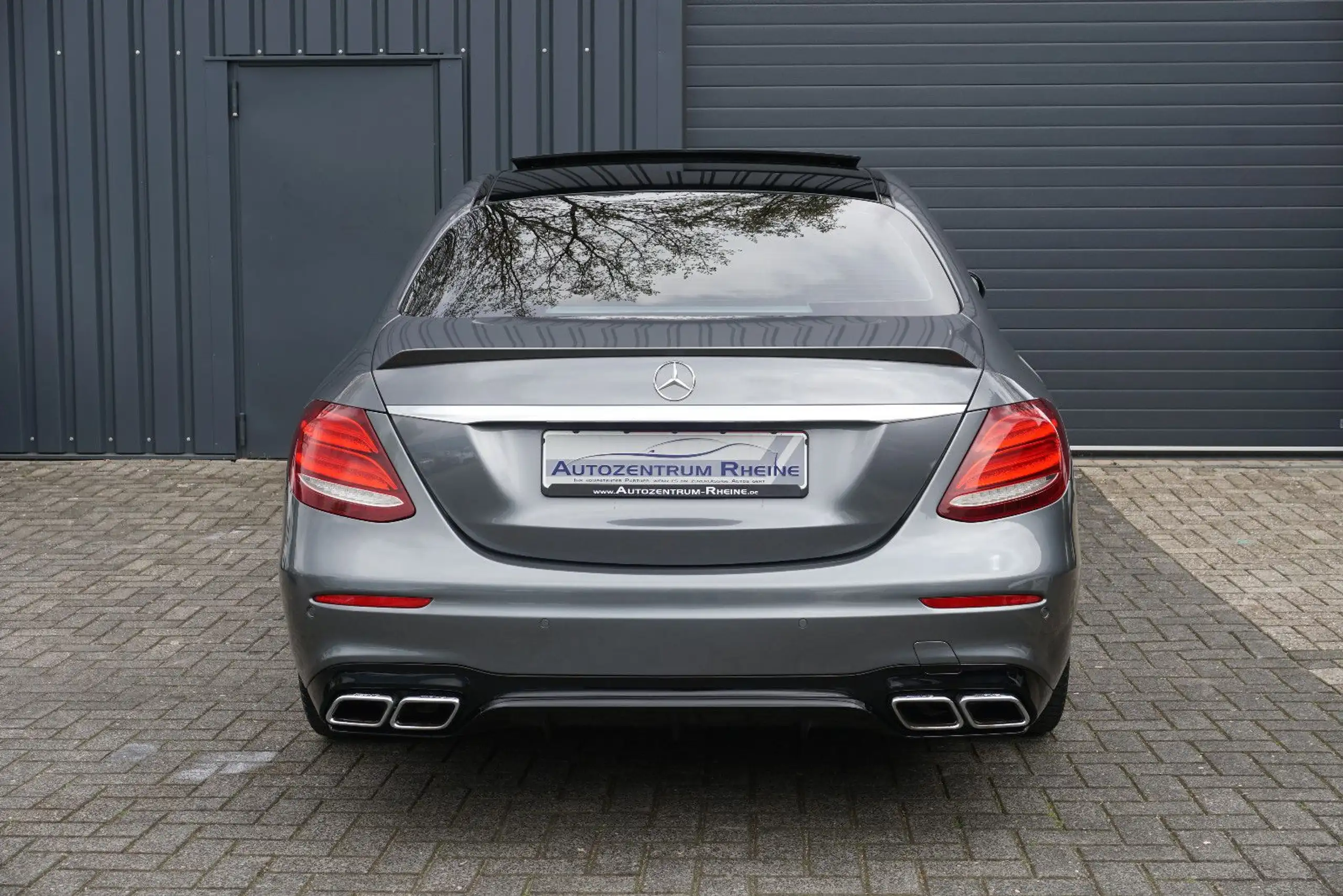 Mercedes-Benz - E 63 AMG