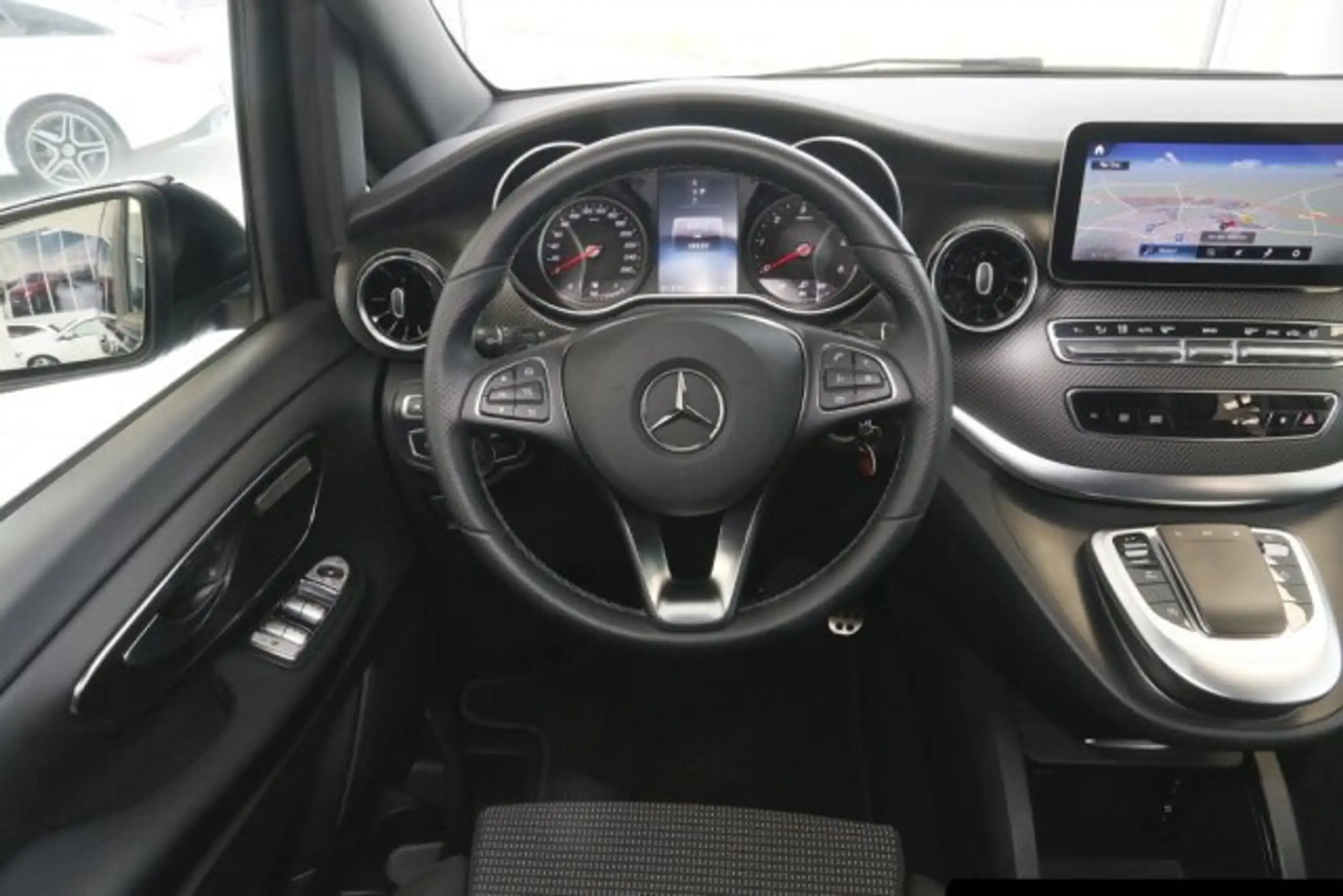 Mercedes-Benz - V 300