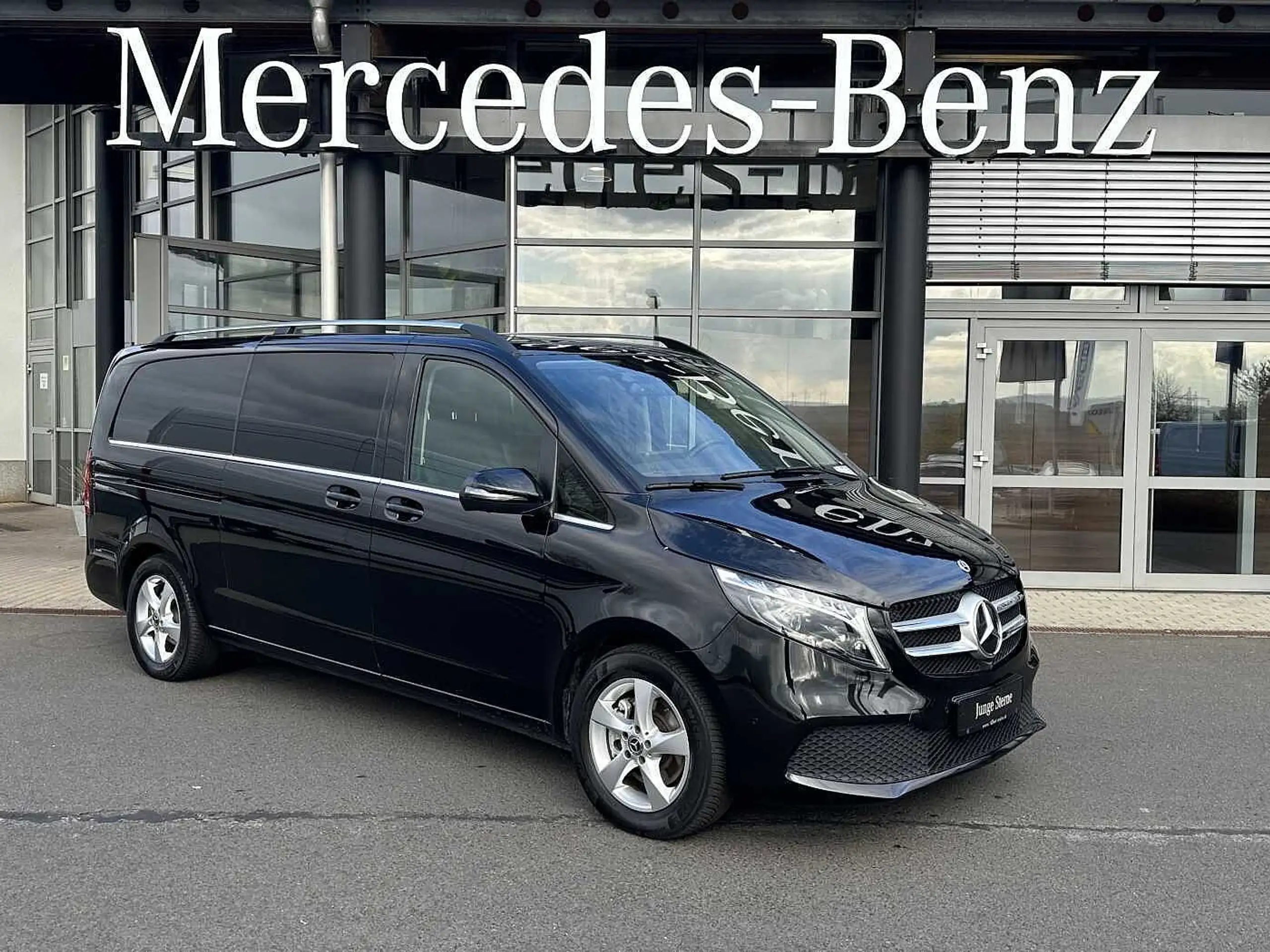 Mercedes-Benz - V 300